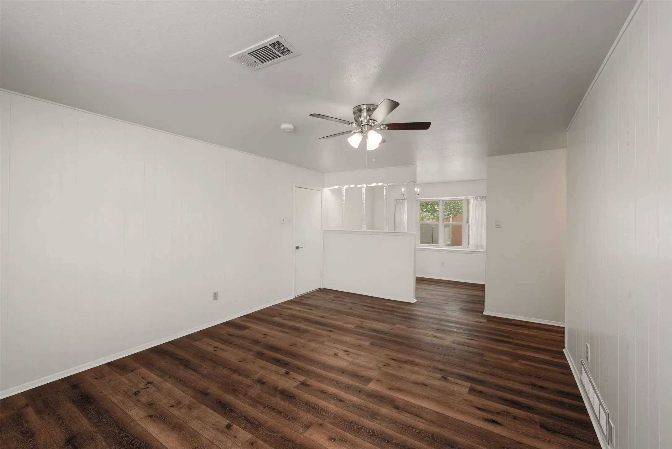 Single Family Residence For Sale in Tarrant County , 245 Pimlico Way, Saginaw, Texas 76179, 3 Bedroom, 2 Bathroom, 2 Garage spaces, 1,558 Sqft, built in 1966, mls#21333855, Real Estate Agent in Saginaw, Homes For Sale in Tarrant county, Homes For Sale in Saginaw, Realtor in Saginaw Texas, Real Estate Brokerage Independent Realty Texas, Luminita Cordes Realtor
