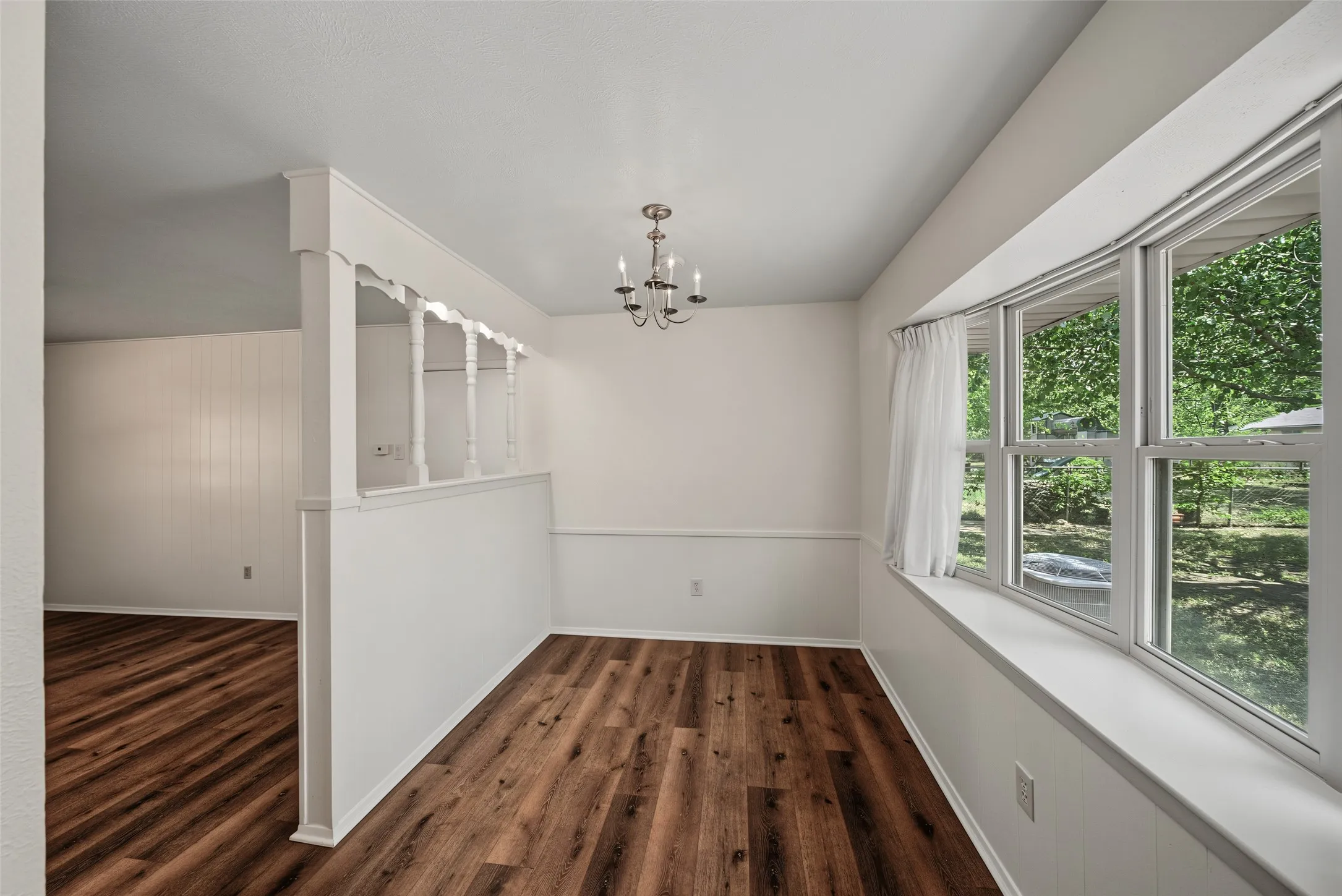 Single Family Residence For Sale in Tarrant County , 245 Pimlico Way, Saginaw, Texas 76179, 3 Bedroom, 2 Bathroom, 2 Garage spaces, 1,558 Sqft, built in 1966, mls#21333855, Real Estate Agent in Saginaw, Homes For Sale in Tarrant county, Homes For Sale in Saginaw, Realtor in Saginaw Texas, Real Estate Brokerage Independent Realty Texas, Luminita Cordes Realtor