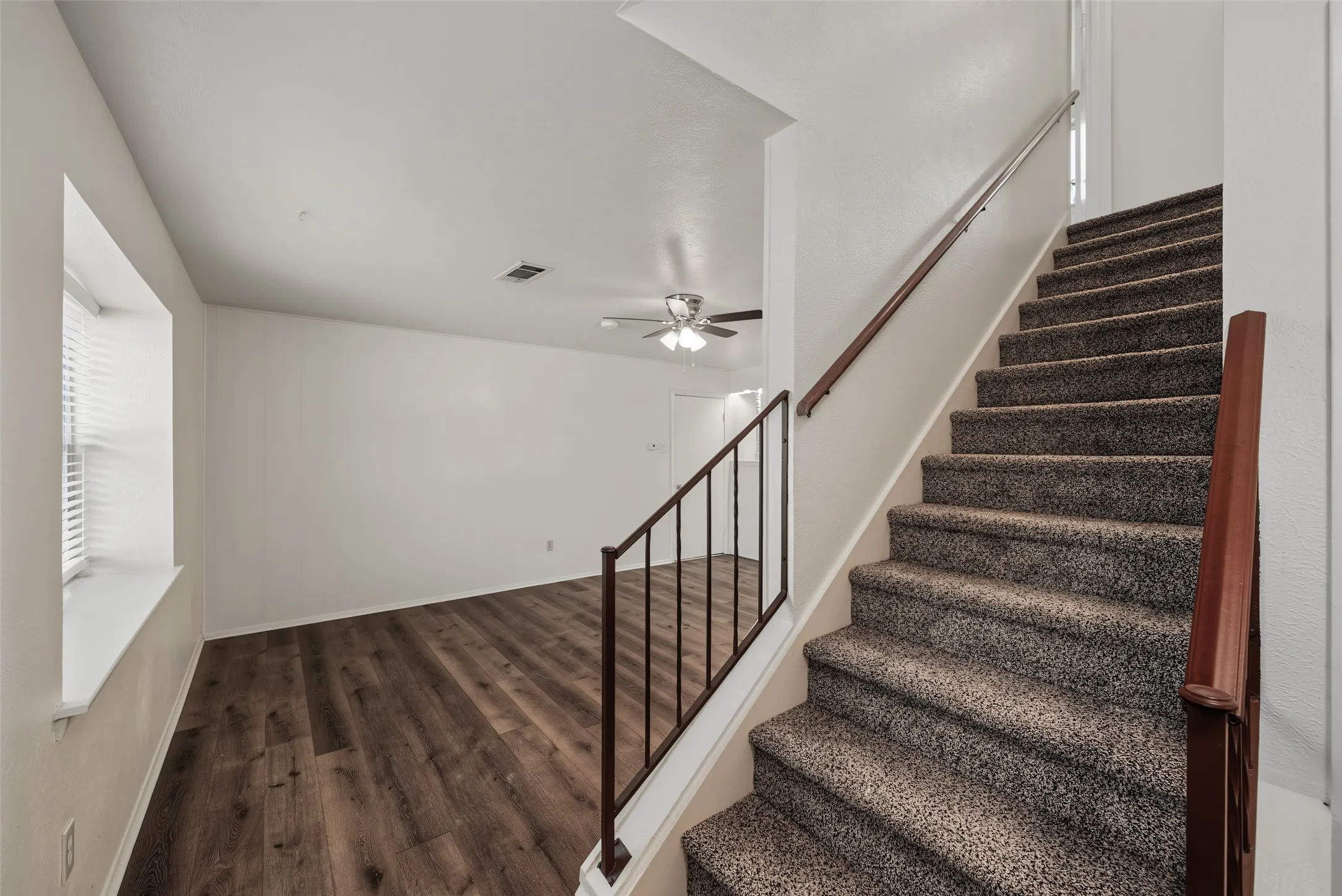 Single Family Residence For Sale in Tarrant County , 245 Pimlico Way, Saginaw, Texas 76179, 3 Bedroom, 2 Bathroom, 2 Garage spaces, 1,558 Sqft, built in 1966, mls#21333855, Real Estate Agent in Saginaw, Homes For Sale in Tarrant county, Homes For Sale in Saginaw, Realtor in Saginaw Texas, Real Estate Brokerage Independent Realty Texas, Luminita Cordes Realtor
