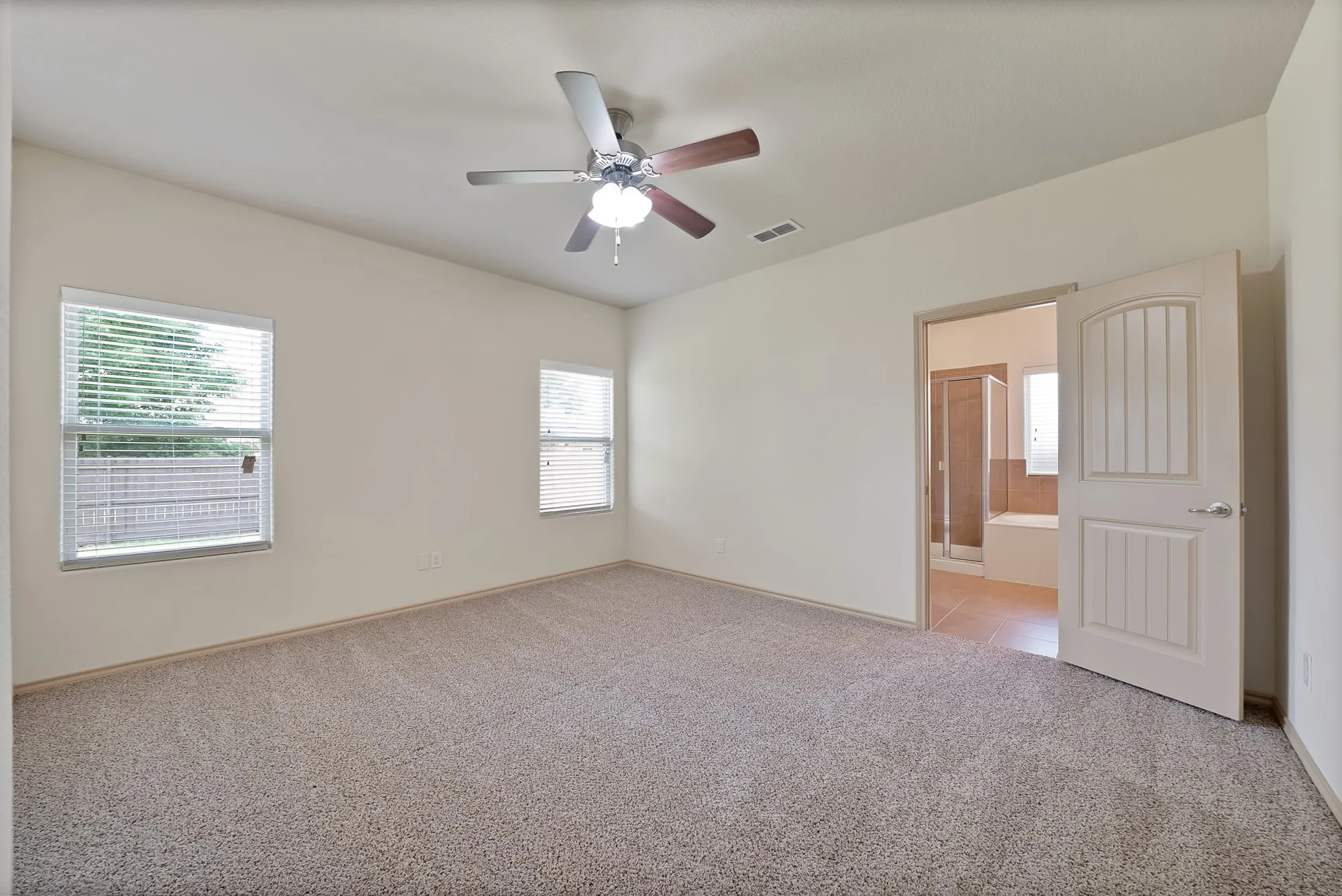 Single Family Residence For Sale in Tarrant County , 1232 Doe Meadow Drive, Fort Worth, Texas 76028, 3 Bedroom, 2 Bathroom, 2 Garage spaces, 1,696 Sqft, built in 2013, mls#21333842, Real Estate Agent in Fort Worth, Homes For Sale in Tarrant county, Homes For Sale in Fort Worth, Realtor in Fort Worth Texas, Real Estate Brokerage Independent Realty Texas, Luminita Cordes Realtor