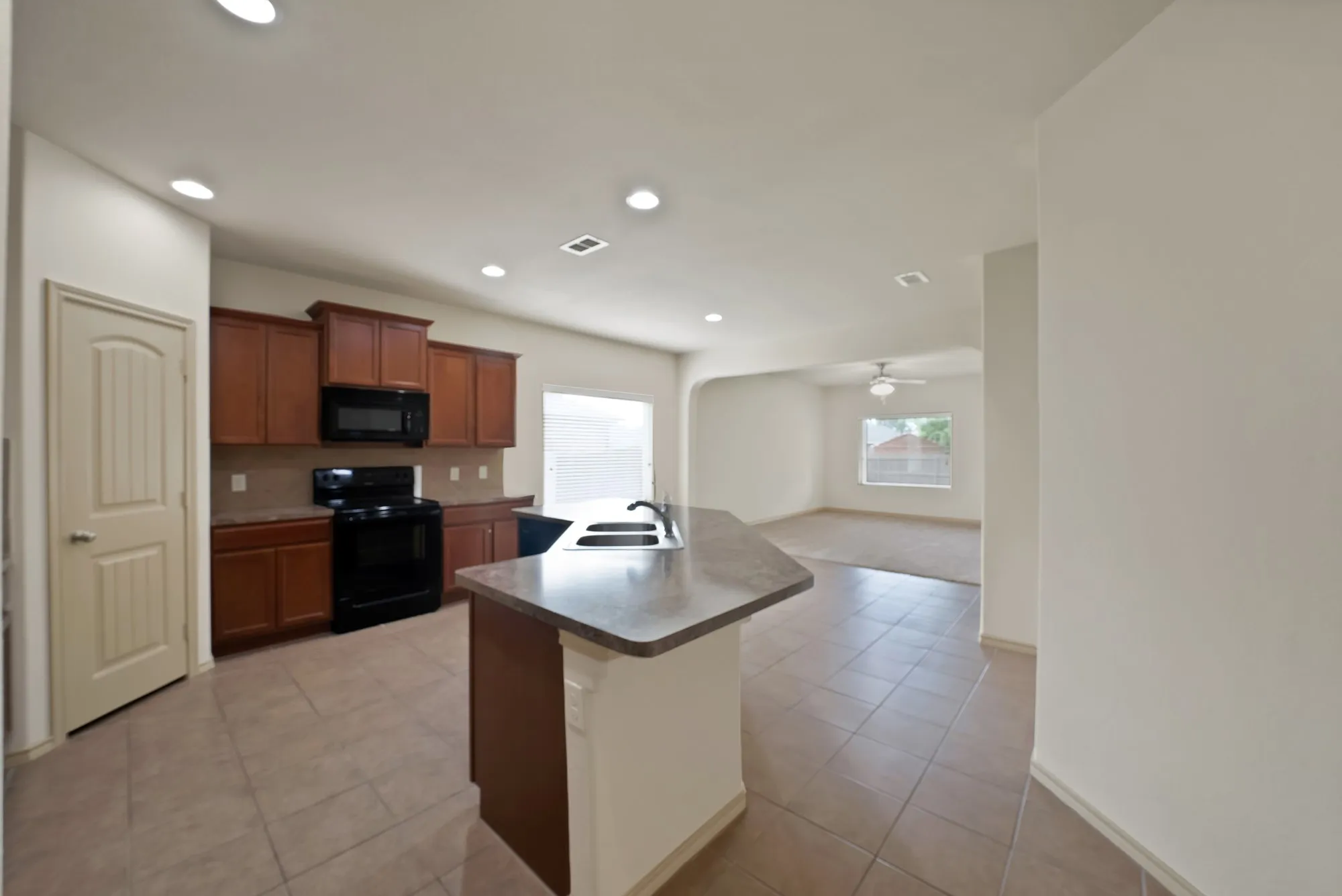 Single Family Residence For Sale in Tarrant County , 1232 Doe Meadow Drive, Fort Worth, Texas 76028, 3 Bedroom, 2 Bathroom, 2 Garage spaces, 1,696 Sqft, built in 2013, mls#21333842, Real Estate Agent in Fort Worth, Homes For Sale in Tarrant county, Homes For Sale in Fort Worth, Realtor in Fort Worth Texas, Real Estate Brokerage Independent Realty Texas, Luminita Cordes Realtor