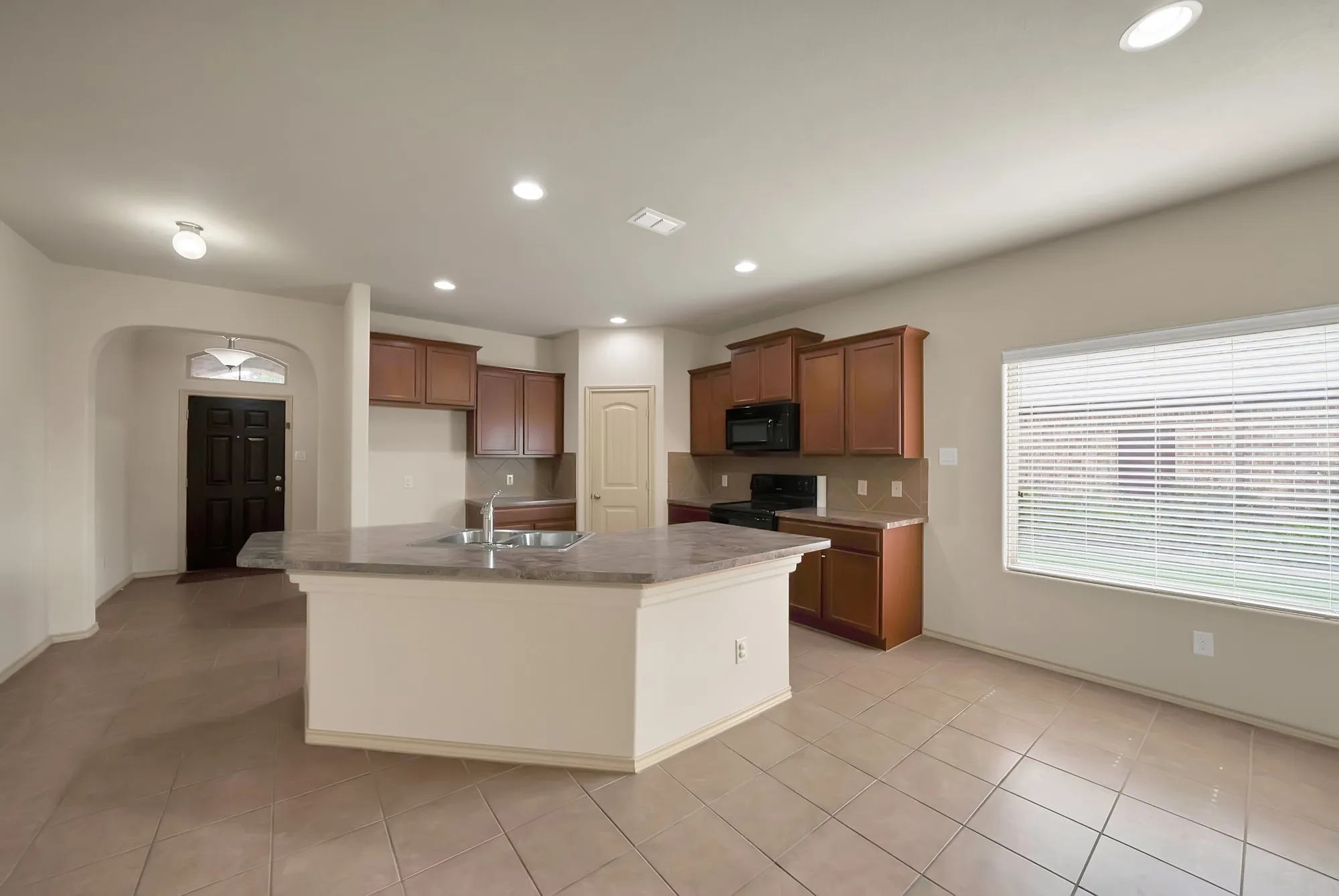 Single Family Residence For Sale in Tarrant County , 1232 Doe Meadow Drive, Fort Worth, Texas 76028, 3 Bedroom, 2 Bathroom, 2 Garage spaces, 1,696 Sqft, built in 2013, mls#21333842, Real Estate Agent in Fort Worth, Homes For Sale in Tarrant county, Homes For Sale in Fort Worth, Realtor in Fort Worth Texas, Real Estate Brokerage Independent Realty Texas, Luminita Cordes Realtor