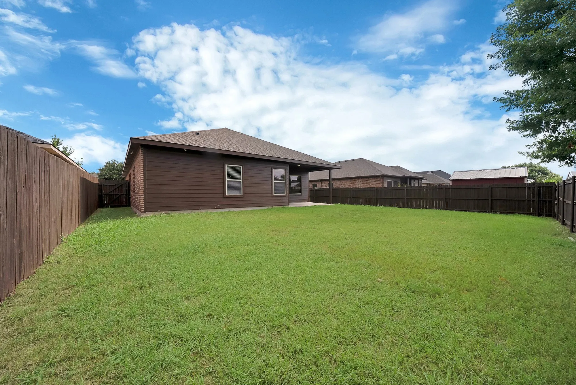 Single Family Residence For Sale in Tarrant County , 1232 Doe Meadow Drive, Fort Worth, Texas 76028, 3 Bedroom, 2 Bathroom, 2 Garage spaces, 1,696 Sqft, built in 2013, mls#21333842, Real Estate Agent in Fort Worth, Homes For Sale in Tarrant county, Homes For Sale in Fort Worth, Realtor in Fort Worth Texas, Real Estate Brokerage Independent Realty Texas, Luminita Cordes Realtor