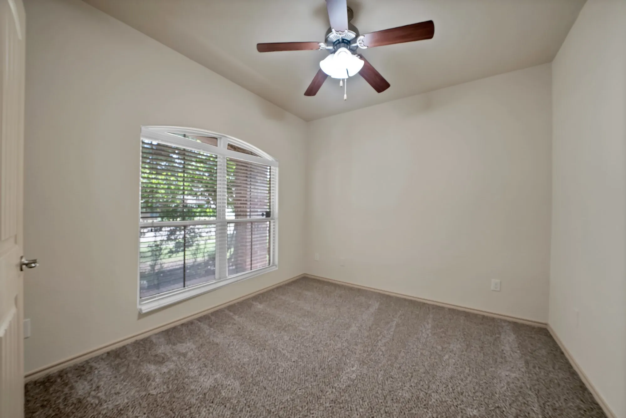 Single Family Residence For Sale in Tarrant County , 1232 Doe Meadow Drive, Fort Worth, Texas 76028, 3 Bedroom, 2 Bathroom, 2 Garage spaces, 1,696 Sqft, built in 2013, mls#21333842, Real Estate Agent in Fort Worth, Homes For Sale in Tarrant county, Homes For Sale in Fort Worth, Realtor in Fort Worth Texas, Real Estate Brokerage Independent Realty Texas, Luminita Cordes Realtor