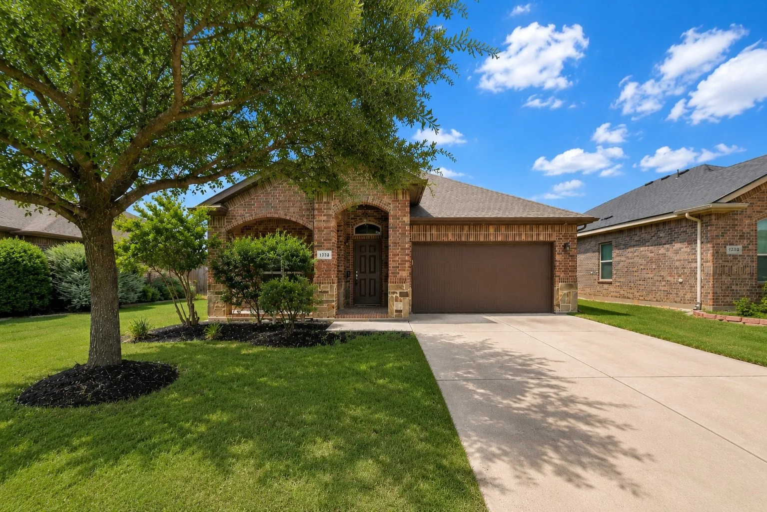 Single Family Residence For Sale in Tarrant County , 1232 Doe Meadow Drive, Fort Worth, Texas 76028, 3 Bedroom, 2 Bathroom, 2 Garage spaces, 1,696 Sqft, built in 2013, mls#21333842, Real Estate Agent in Fort Worth, Homes For Sale in Tarrant county, Homes For Sale in Fort Worth, Realtor in Fort Worth Texas, Real Estate Brokerage Independent Realty Texas, Luminita Cordes Realtor