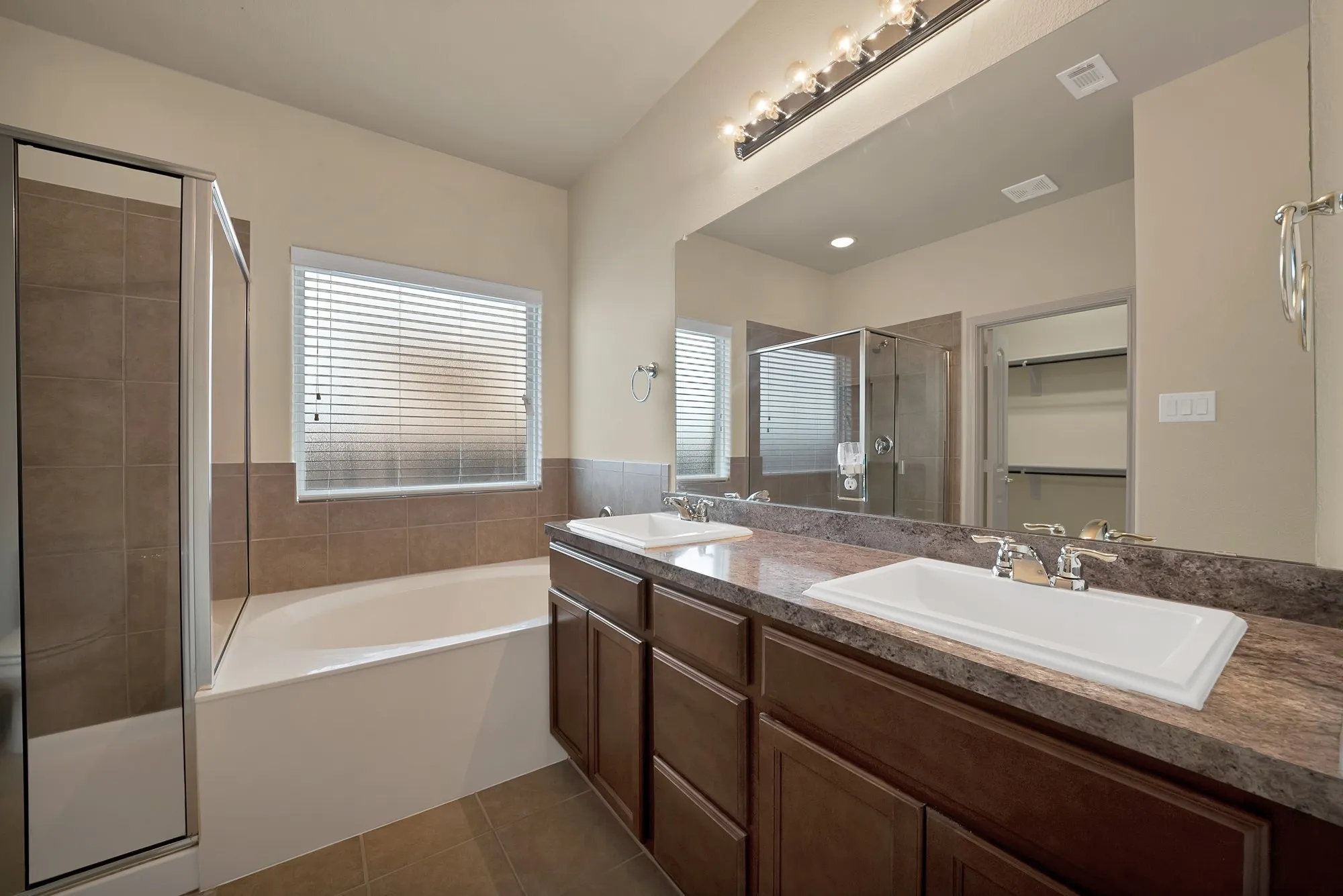 Single Family Residence For Sale in Tarrant County , 1232 Doe Meadow Drive, Fort Worth, Texas 76028, 3 Bedroom, 2 Bathroom, 2 Garage spaces, 1,696 Sqft, built in 2013, mls#21333842, Real Estate Agent in Fort Worth, Homes For Sale in Tarrant county, Homes For Sale in Fort Worth, Realtor in Fort Worth Texas, Real Estate Brokerage Independent Realty Texas, Luminita Cordes Realtor