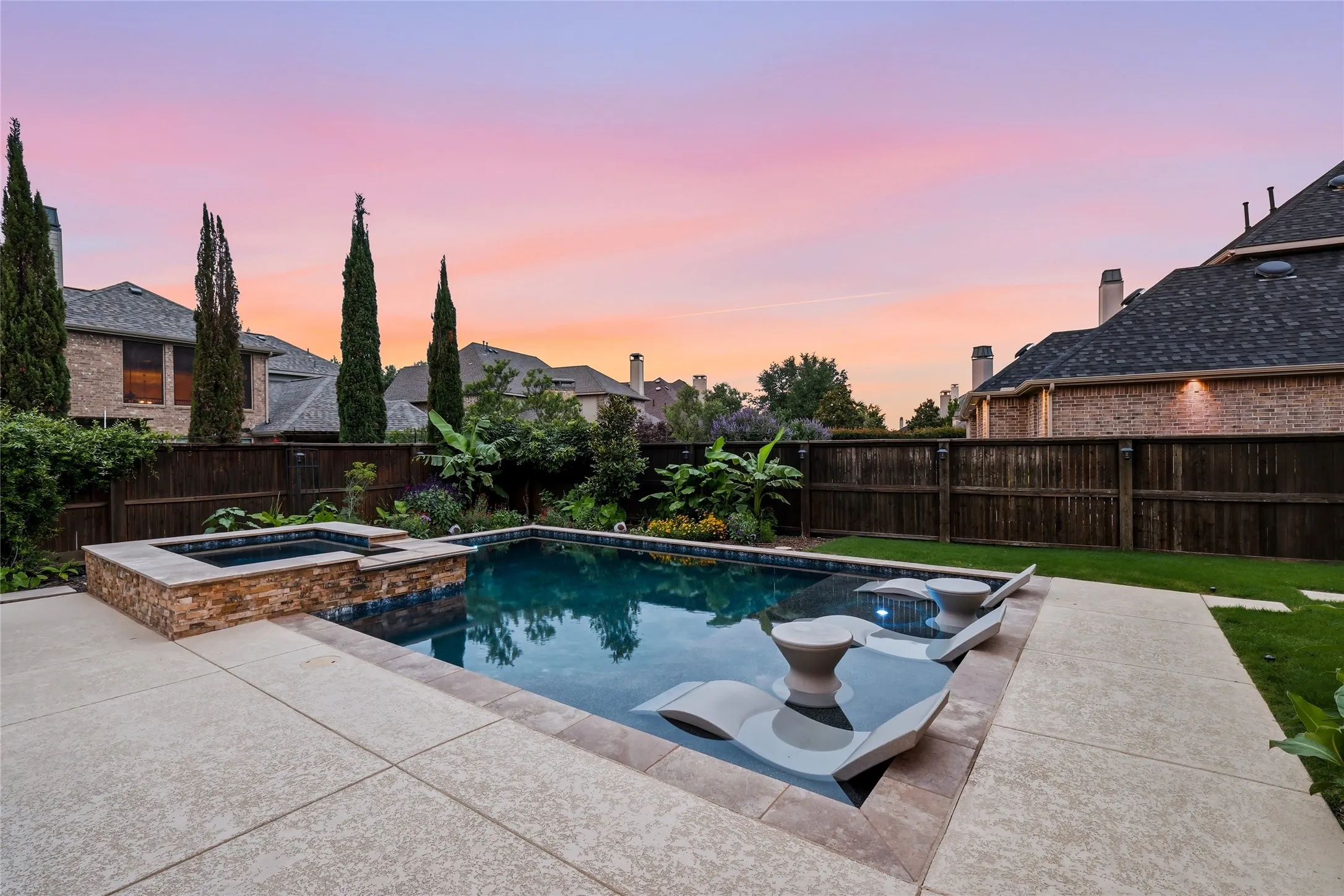 Single Family Residence For Sale in Denton County , 9031 Cedar Ridge, Lantana, Texas 76226, 4 Bedroom, 5 Bathroom, 3 Garage spaces, 5,062 Sqft, built in 2008, mls#21332422, Real Estate Agent in Lantana, Homes For Sale in Denton county, Homes For Sale in Lantana, Realtor in Lantana Texas, Real Estate Brokerage Independent Realty Texas, Luminita Cordes Realtor