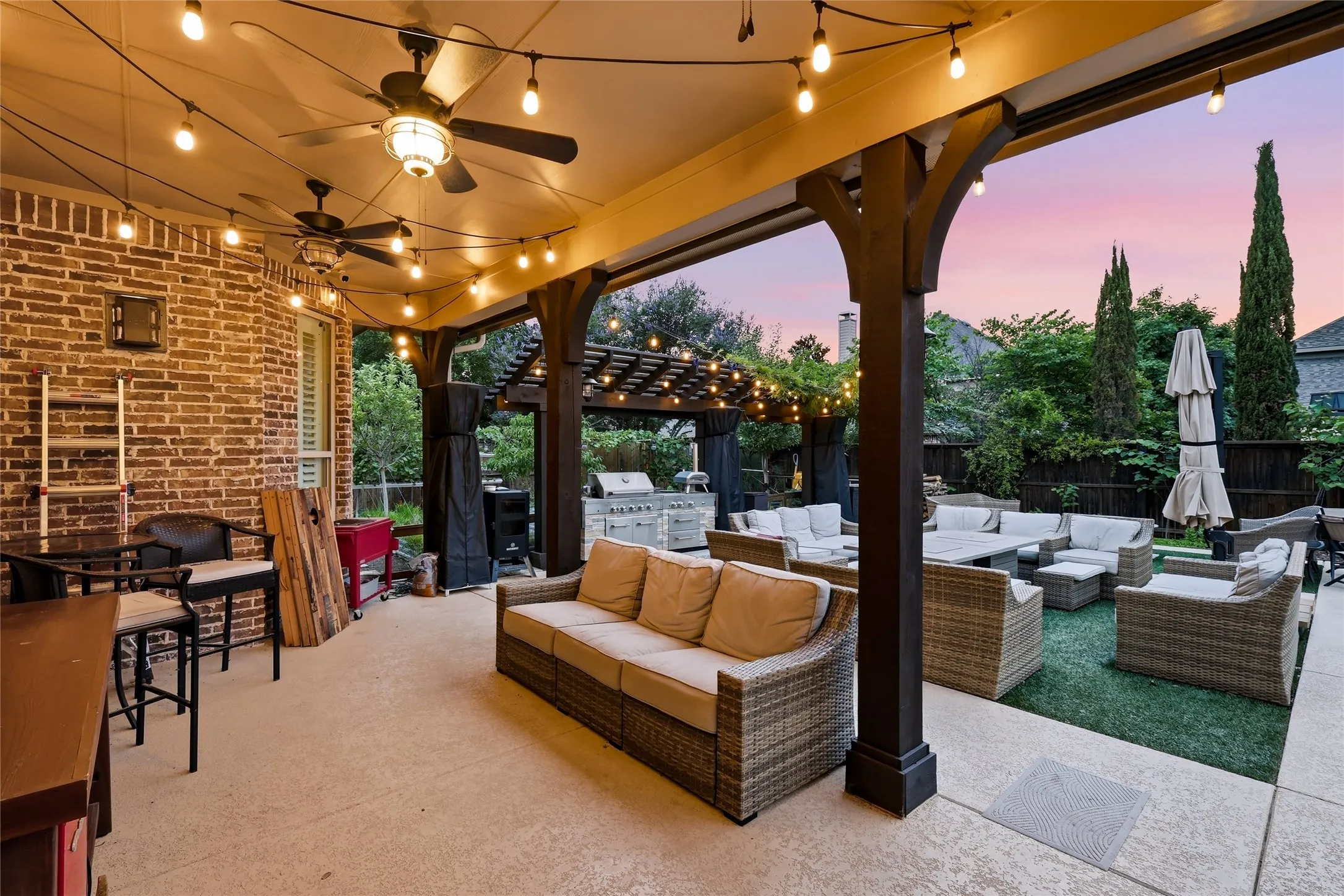 Single Family Residence For Sale in Denton County , 9031 Cedar Ridge, Lantana, Texas 76226, 4 Bedroom, 5 Bathroom, 3 Garage spaces, 5,062 Sqft, built in 2008, mls#21332422, Real Estate Agent in Lantana, Homes For Sale in Denton county, Homes For Sale in Lantana, Realtor in Lantana Texas, Real Estate Brokerage Independent Realty Texas, Luminita Cordes Realtor