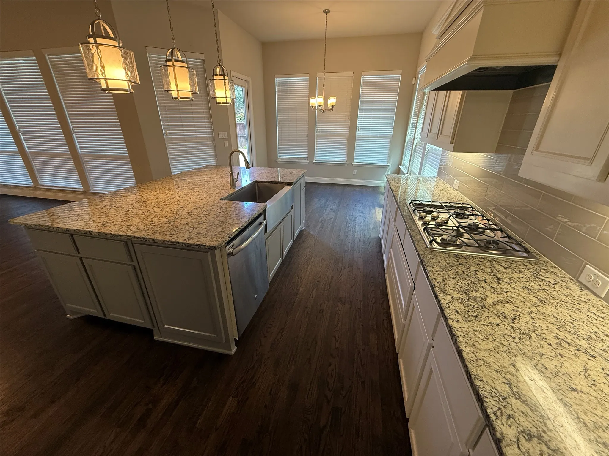 Single Family Residence For Rent in Tarrant County , 1101 Prairie Ridge Lane, Arlington, Texas 76005, 5 Bedroom, 5 Bathroom, 3 Garage spaces, 4,331 Sqft, built in 2017, mls#21333789, Real Estate Agent in Arlington, Homes For Rent in Tarrant county, Homes For Rent in Arlington, Realtor in Arlington Texas, Real Estate Brokerage Independent Realty Texas, Luminita Cordes Realtor