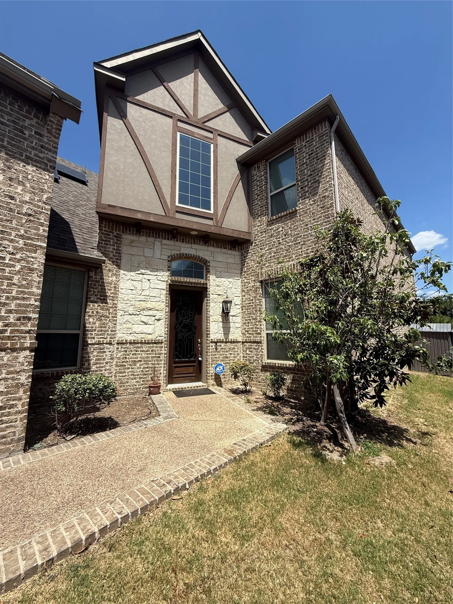 Single Family Residence For Rent in Tarrant County , 1101 Prairie Ridge Lane, Arlington, Texas 76005, 5 Bedroom, 5 Bathroom, 3 Garage spaces, 4,331 Sqft, built in 2017, mls#21333789, Real Estate Agent in Arlington, Homes For Rent in Tarrant county, Homes For Rent in Arlington, Realtor in Arlington Texas, Real Estate Brokerage Independent Realty Texas, Luminita Cordes Realtor