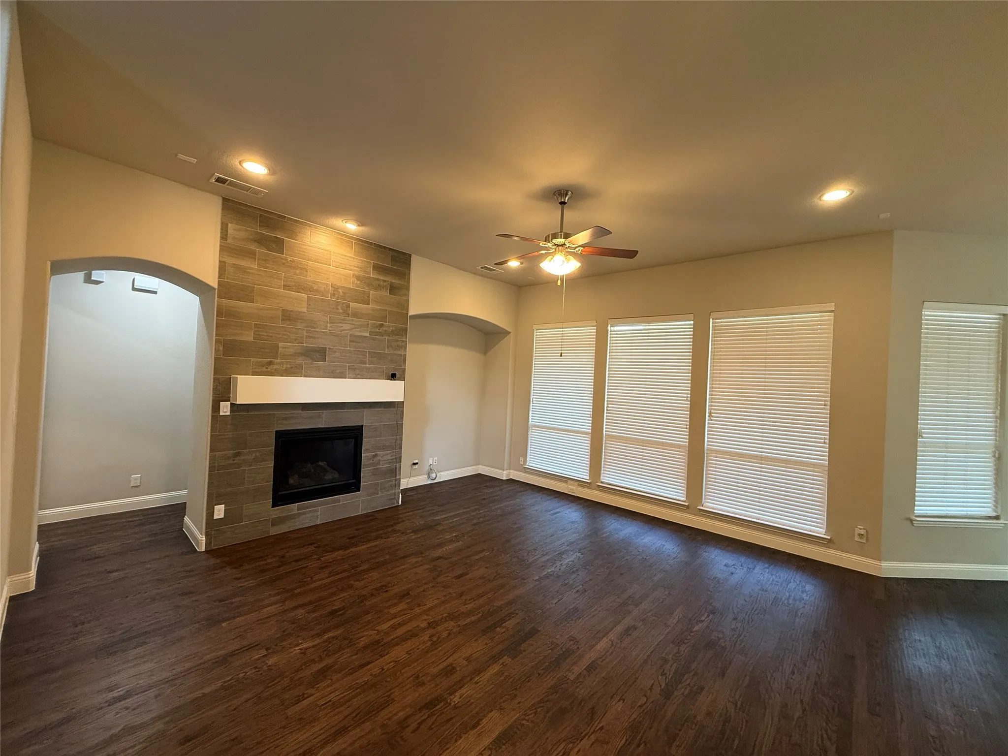 Single Family Residence For Rent in Tarrant County , 1101 Prairie Ridge Lane, Arlington, Texas 76005, 5 Bedroom, 5 Bathroom, 3 Garage spaces, 4,331 Sqft, built in 2017, mls#21333789, Real Estate Agent in Arlington, Homes For Rent in Tarrant county, Homes For Rent in Arlington, Realtor in Arlington Texas, Real Estate Brokerage Independent Realty Texas, Luminita Cordes Realtor