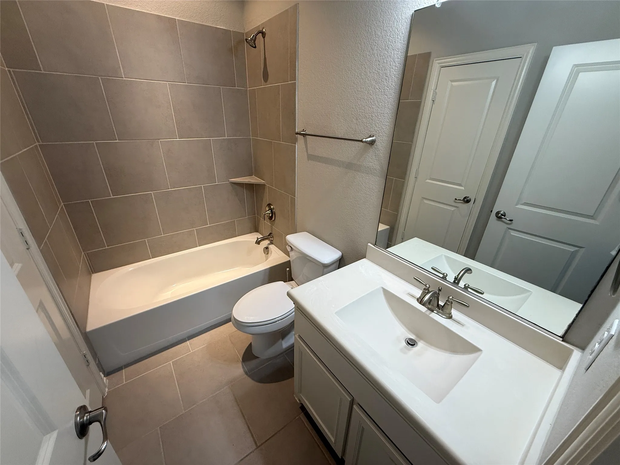 Single Family Residence For Rent in Tarrant County , 1101 Prairie Ridge Lane, Arlington, Texas 76005, 5 Bedroom, 5 Bathroom, 3 Garage spaces, 4,331 Sqft, built in 2017, mls#21333789, Real Estate Agent in Arlington, Homes For Rent in Tarrant county, Homes For Rent in Arlington, Realtor in Arlington Texas, Real Estate Brokerage Independent Realty Texas, Luminita Cordes Realtor