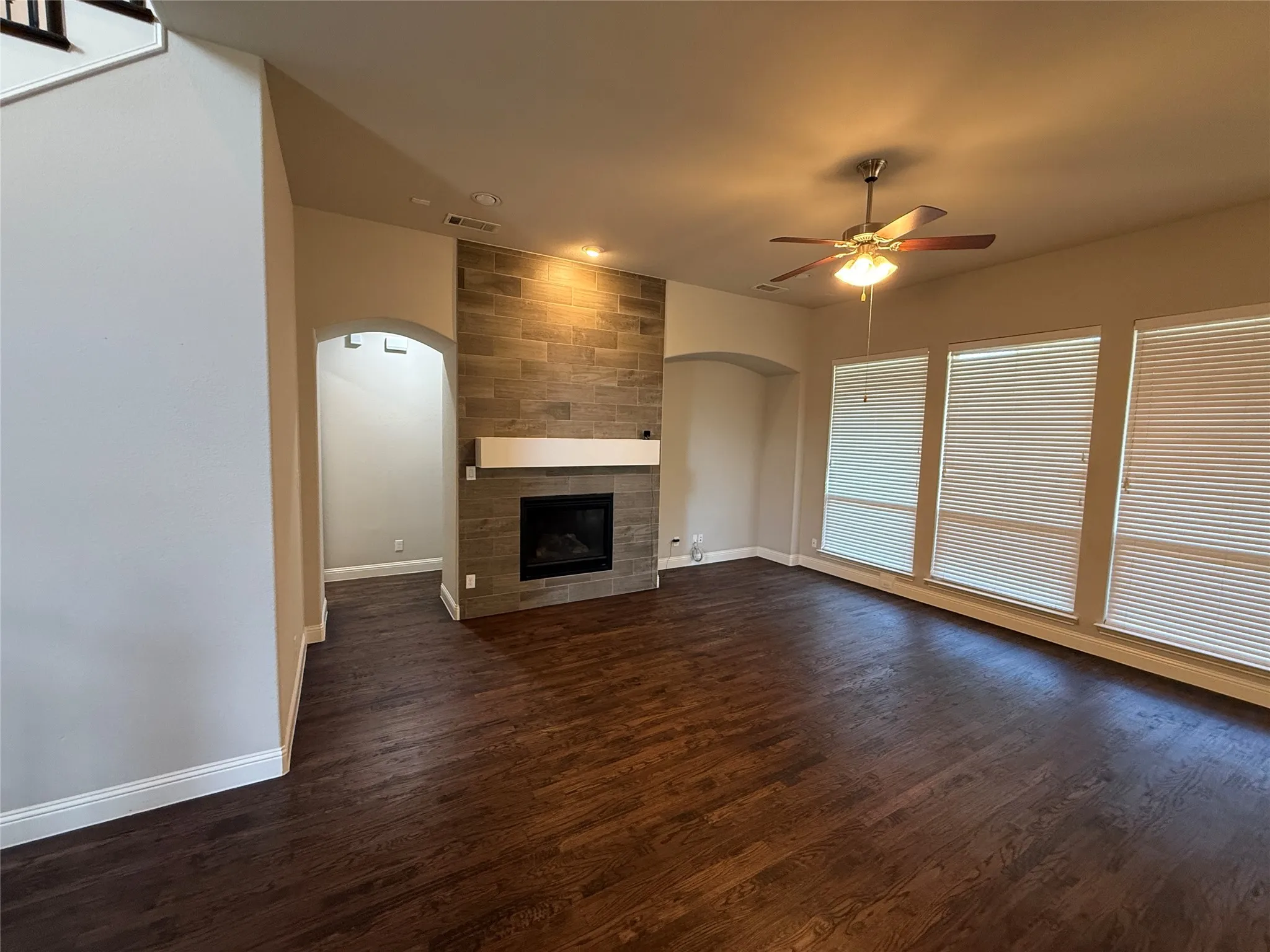 Single Family Residence For Rent in Tarrant County , 1101 Prairie Ridge Lane, Arlington, Texas 76005, 5 Bedroom, 5 Bathroom, 3 Garage spaces, 4,331 Sqft, built in 2017, mls#21333789, Real Estate Agent in Arlington, Homes For Rent in Tarrant county, Homes For Rent in Arlington, Realtor in Arlington Texas, Real Estate Brokerage Independent Realty Texas, Luminita Cordes Realtor