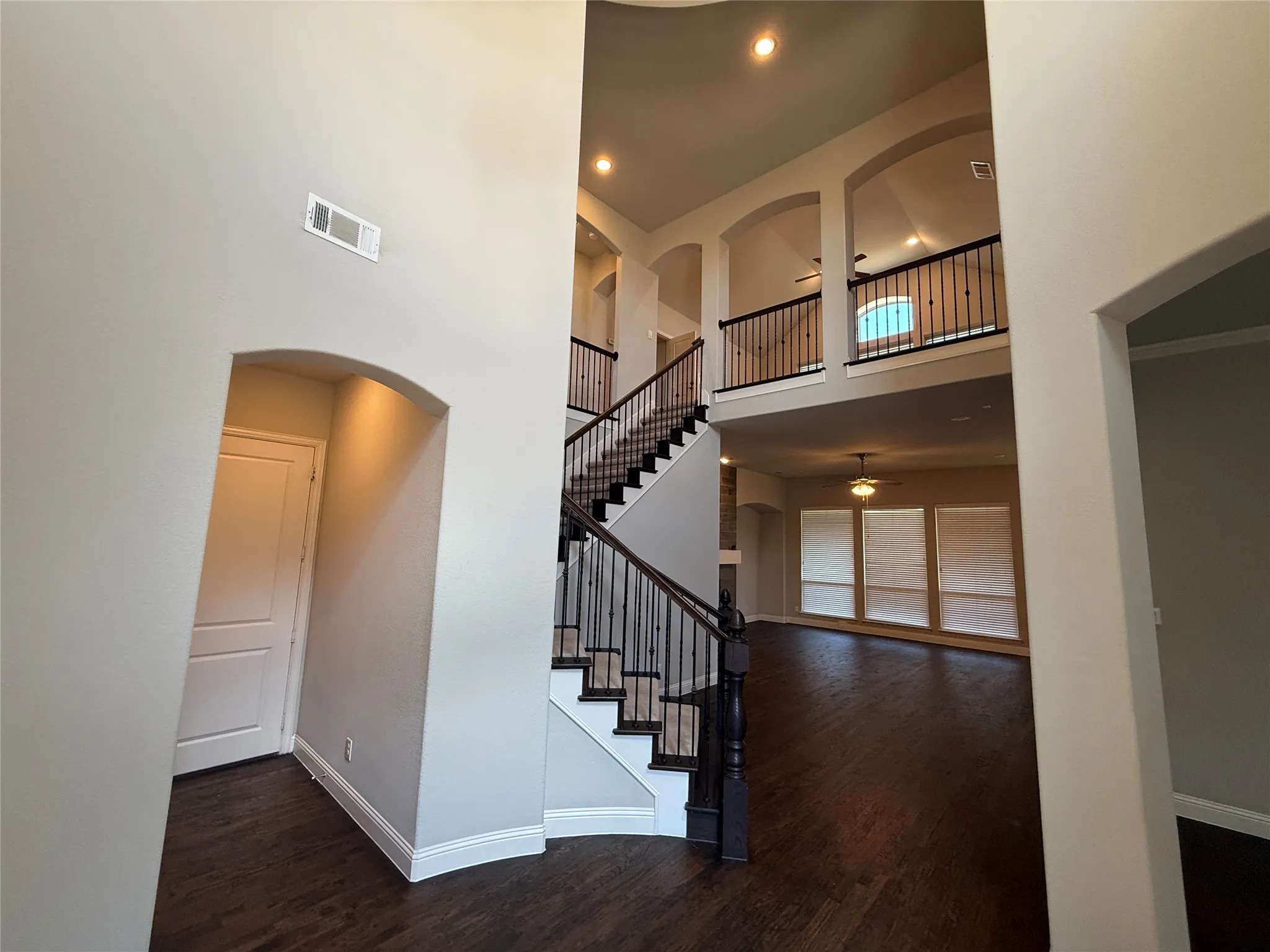 Single Family Residence For Rent in Tarrant County , 1101 Prairie Ridge Lane, Arlington, Texas 76005, 5 Bedroom, 5 Bathroom, 3 Garage spaces, 4,331 Sqft, built in 2017, mls#21333789, Real Estate Agent in Arlington, Homes For Rent in Tarrant county, Homes For Rent in Arlington, Realtor in Arlington Texas, Real Estate Brokerage Independent Realty Texas, Luminita Cordes Realtor