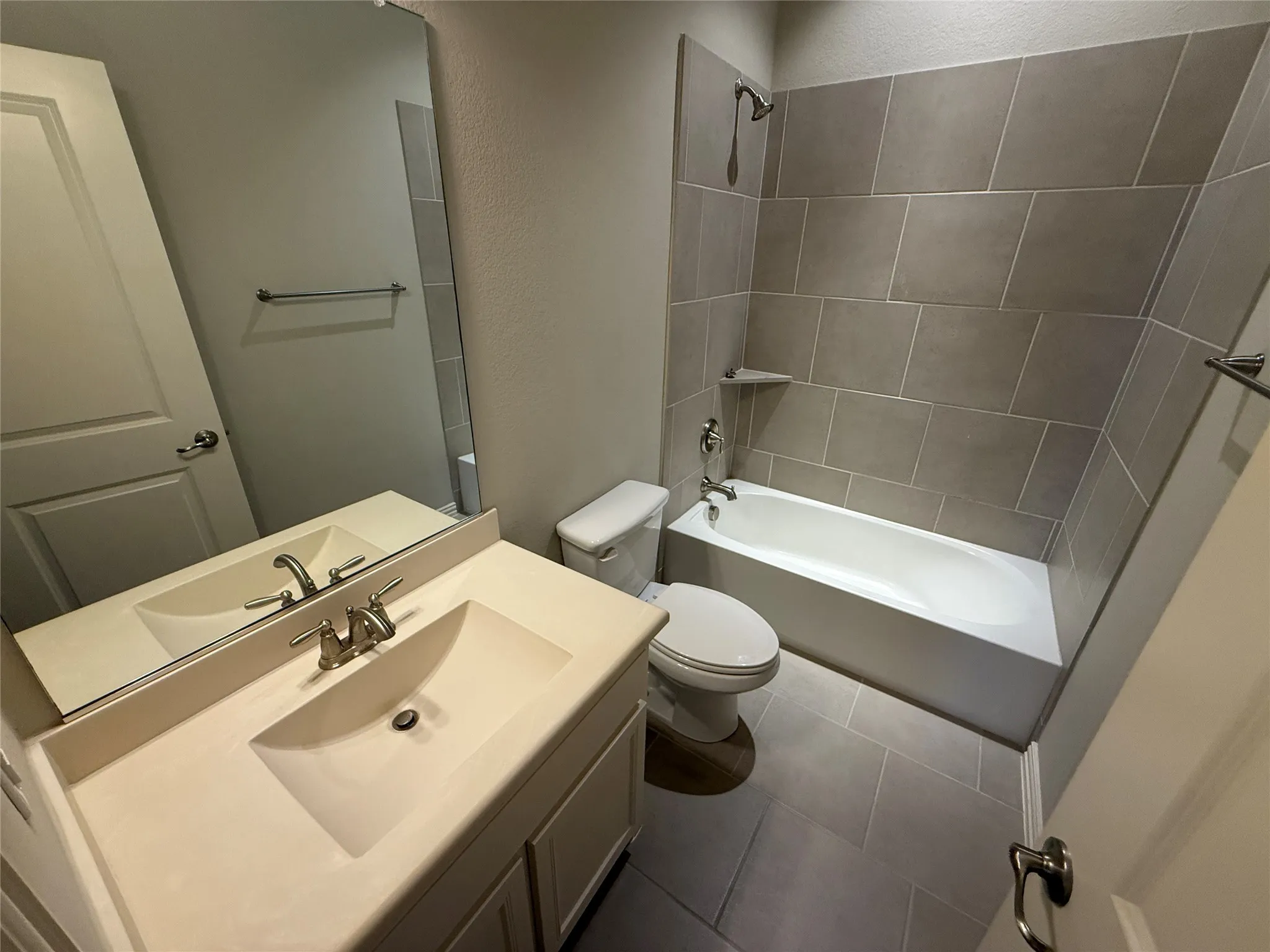 Single Family Residence For Rent in Tarrant County , 1101 Prairie Ridge Lane, Arlington, Texas 76005, 5 Bedroom, 5 Bathroom, 3 Garage spaces, 4,331 Sqft, built in 2017, mls#21333789, Real Estate Agent in Arlington, Homes For Rent in Tarrant county, Homes For Rent in Arlington, Realtor in Arlington Texas, Real Estate Brokerage Independent Realty Texas, Luminita Cordes Realtor