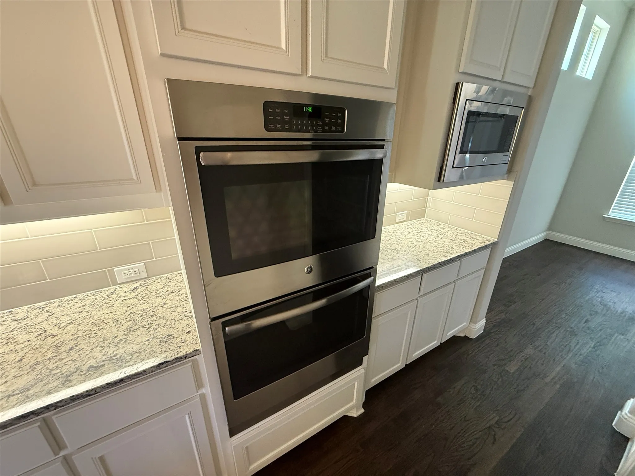 Single Family Residence For Rent in Tarrant County , 1101 Prairie Ridge Lane, Arlington, Texas 76005, 5 Bedroom, 5 Bathroom, 3 Garage spaces, 4,331 Sqft, built in 2017, mls#21333789, Real Estate Agent in Arlington, Homes For Rent in Tarrant county, Homes For Rent in Arlington, Realtor in Arlington Texas, Real Estate Brokerage Independent Realty Texas, Luminita Cordes Realtor