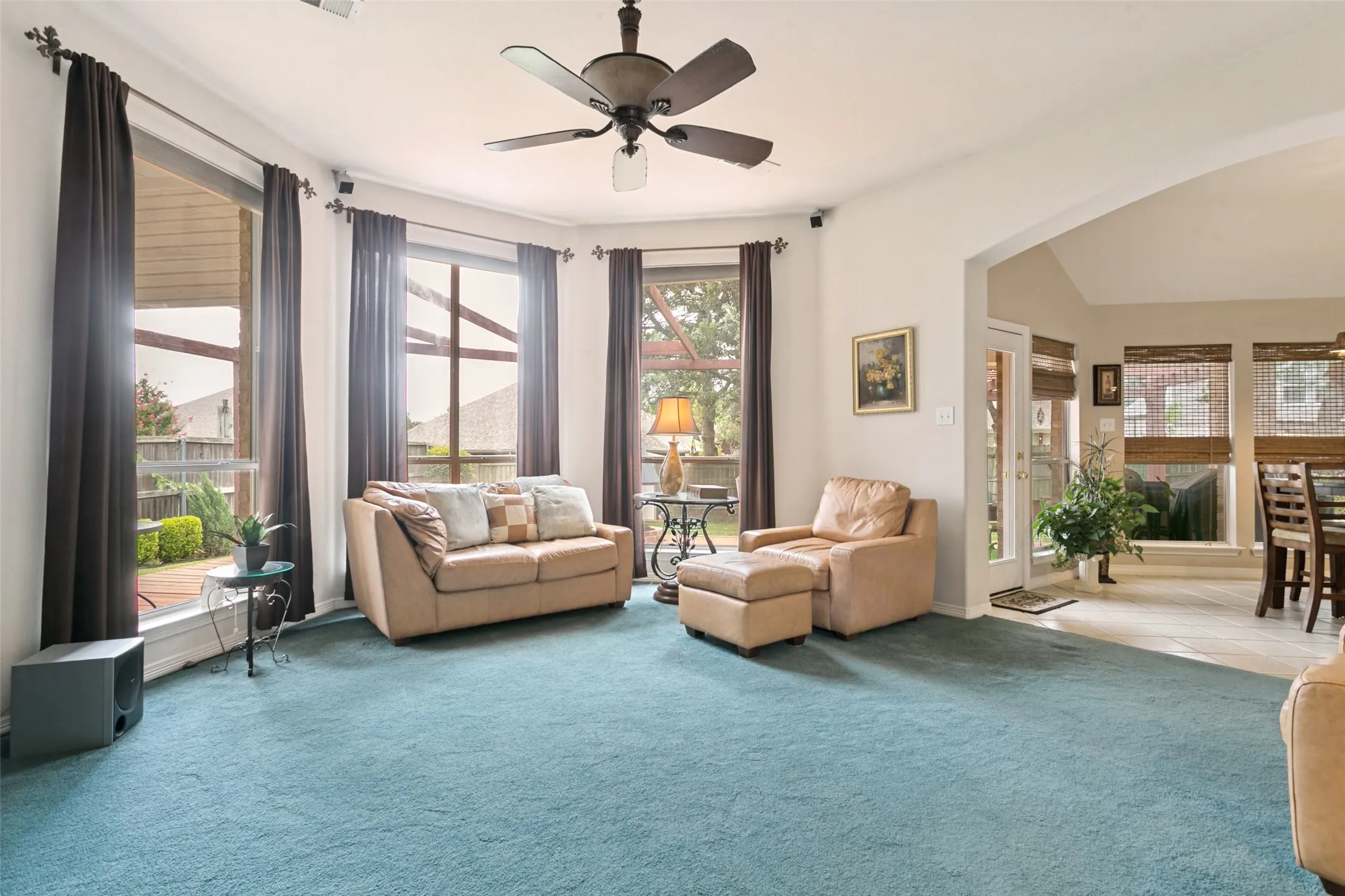Single Family Residence For Sale in Denton County , 2304 Castlegate Drive, Corinth, Texas 76210, 3 Bedroom, 2 Bathroom, 2 Garage spaces, 2,061 Sqft, built in 2000, mls#21333800, Real Estate Agent in Corinth, Homes For Sale in Denton county, Homes For Sale in Corinth, Realtor in Corinth Texas, Real Estate Brokerage Independent Realty Texas, Luminita Cordes Realtor