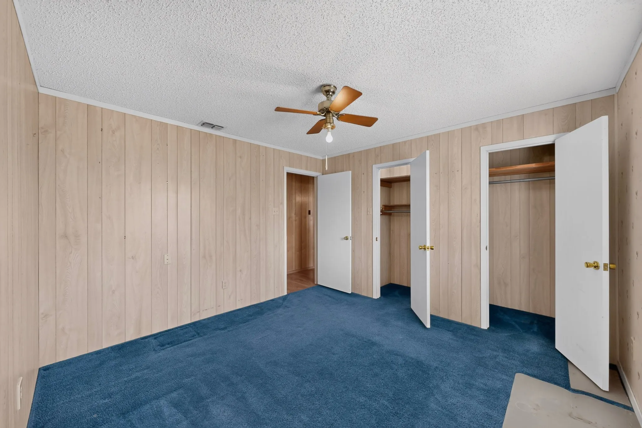 Single Family Residence For Sale in Kaufman County , 8487 County Road 308, Terrell, Texas 75161, 4 Bedroom, 2 Bathroom, Garage spaces, 2,084 Sqft, built in 1980, mls#21330829, Real Estate Agent in Terrell, Homes For Sale in Kaufman county, Homes For Sale in Terrell, Realtor in Terrell Texas, Real Estate Brokerage Independent Realty Texas, Luminita Cordes Realtor