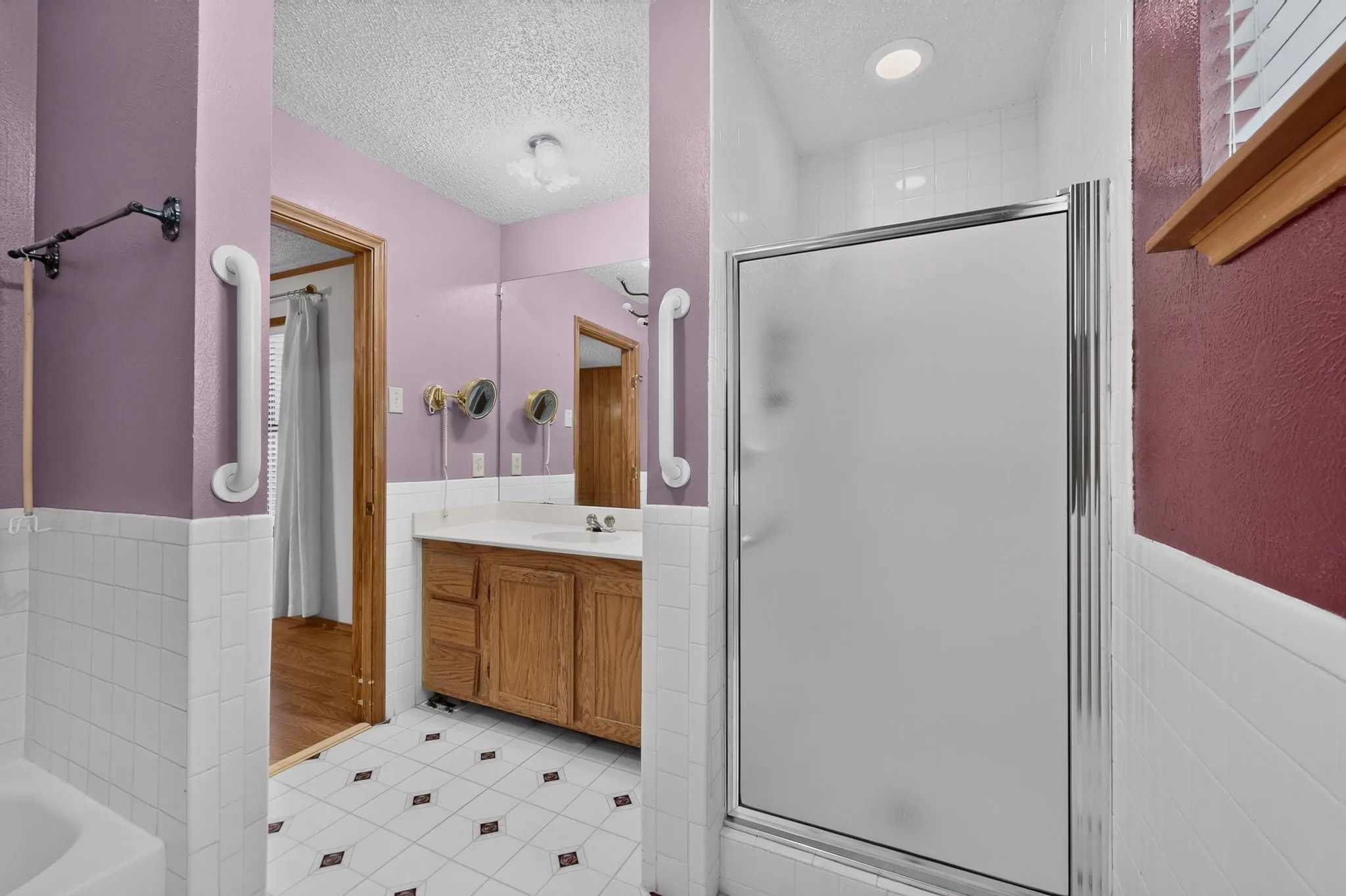 Single Family Residence For Sale in Kaufman County , 8487 County Road 308, Terrell, Texas 75161, 4 Bedroom, 2 Bathroom, Garage spaces, 2,084 Sqft, built in 1980, mls#21330829, Real Estate Agent in Terrell, Homes For Sale in Kaufman county, Homes For Sale in Terrell, Realtor in Terrell Texas, Real Estate Brokerage Independent Realty Texas, Luminita Cordes Realtor