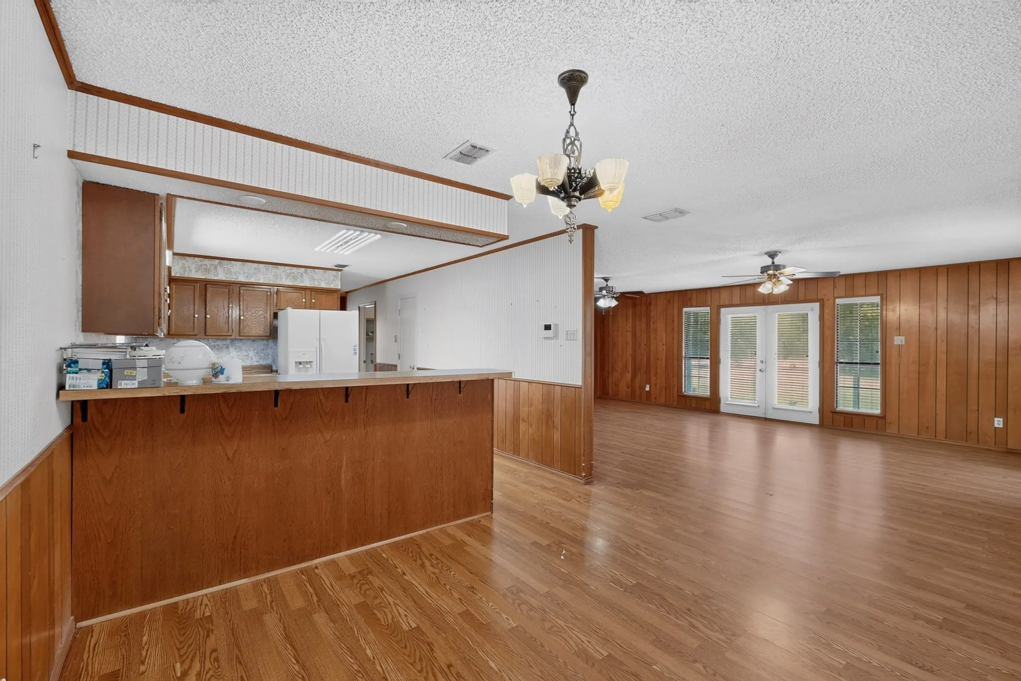 Single Family Residence For Sale in Kaufman County , 8487 County Road 308, Terrell, Texas 75161, 4 Bedroom, 2 Bathroom, Garage spaces, 2,084 Sqft, built in 1980, mls#21330829, Real Estate Agent in Terrell, Homes For Sale in Kaufman county, Homes For Sale in Terrell, Realtor in Terrell Texas, Real Estate Brokerage Independent Realty Texas, Luminita Cordes Realtor