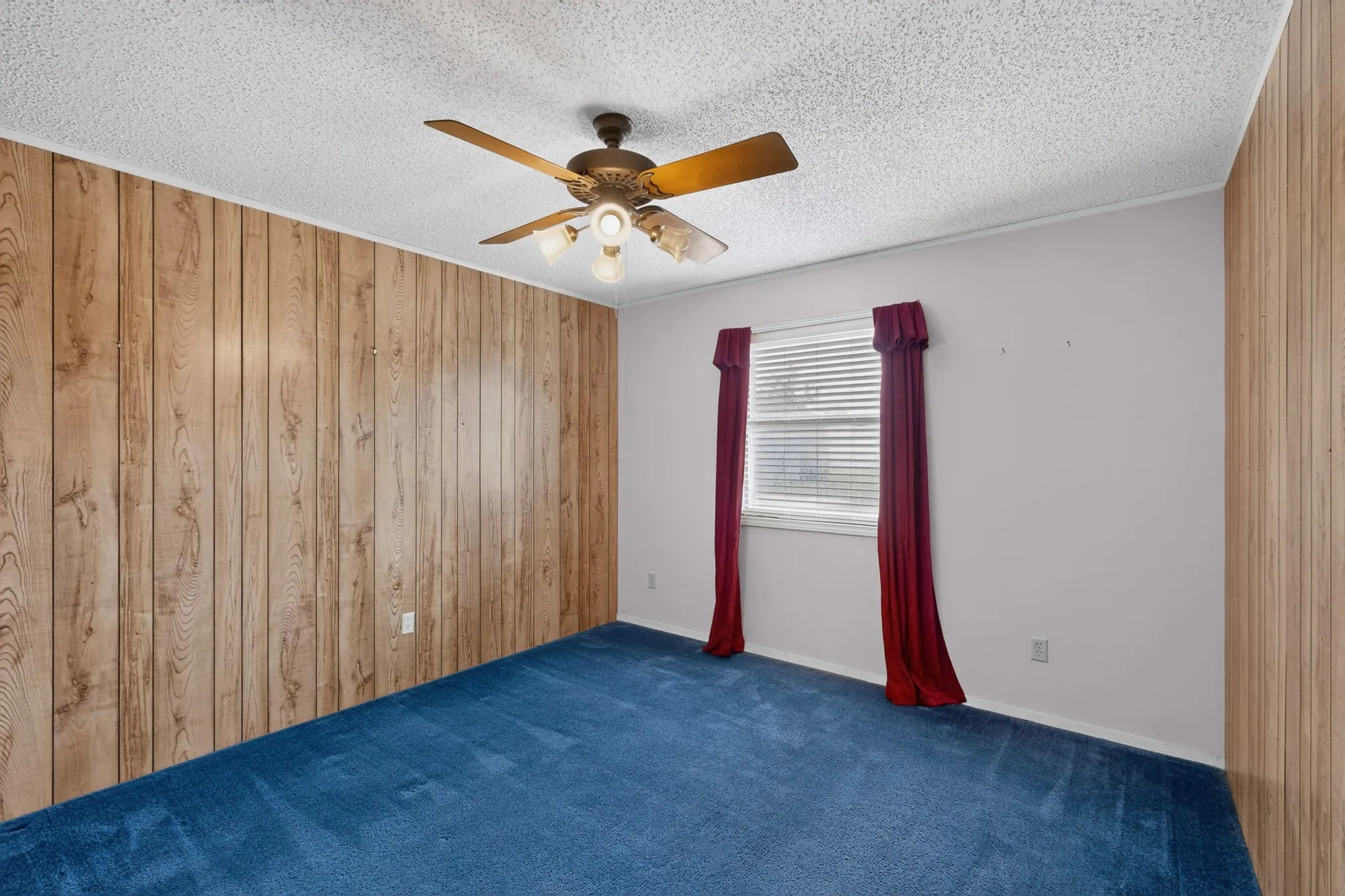 Single Family Residence For Sale in Kaufman County , 8487 County Road 308, Terrell, Texas 75161, 4 Bedroom, 2 Bathroom, Garage spaces, 2,084 Sqft, built in 1980, mls#21330829, Real Estate Agent in Terrell, Homes For Sale in Kaufman county, Homes For Sale in Terrell, Realtor in Terrell Texas, Real Estate Brokerage Independent Realty Texas, Luminita Cordes Realtor