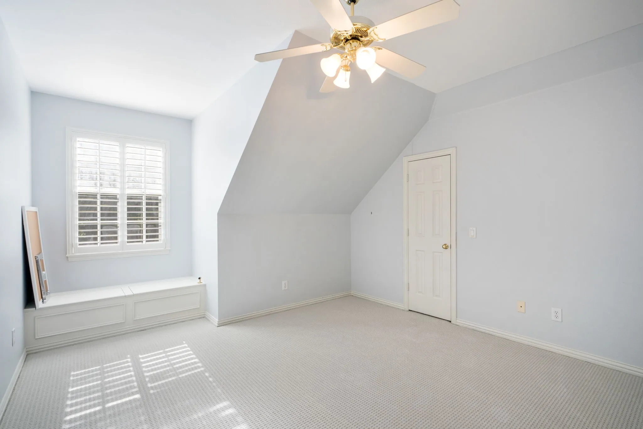 Single Family Residence For Sale in Collin County , 5008 Charles Place, Plano, Texas 75093, 4 Bedroom, 5 Bathroom, 3 Garage spaces, 4,290 Sqft, built in 1992, mls#21319524, Real Estate Agent in Plano, Homes For Sale in Collin county, Homes For Sale in Plano, Realtor in Plano Texas, Real Estate Brokerage Independent Realty Texas, Luminita Cordes Realtor