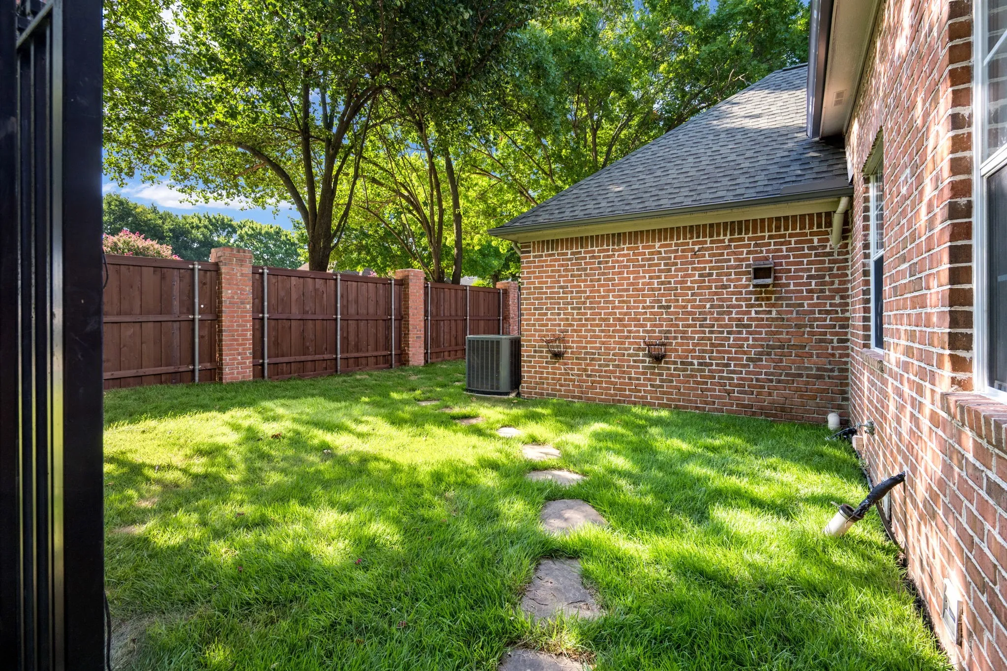 Single Family Residence For Sale in Collin County , 5008 Charles Place, Plano, Texas 75093, 4 Bedroom, 5 Bathroom, 3 Garage spaces, 4,290 Sqft, built in 1992, mls#21319524, Real Estate Agent in Plano, Homes For Sale in Collin county, Homes For Sale in Plano, Realtor in Plano Texas, Real Estate Brokerage Independent Realty Texas, Luminita Cordes Realtor
