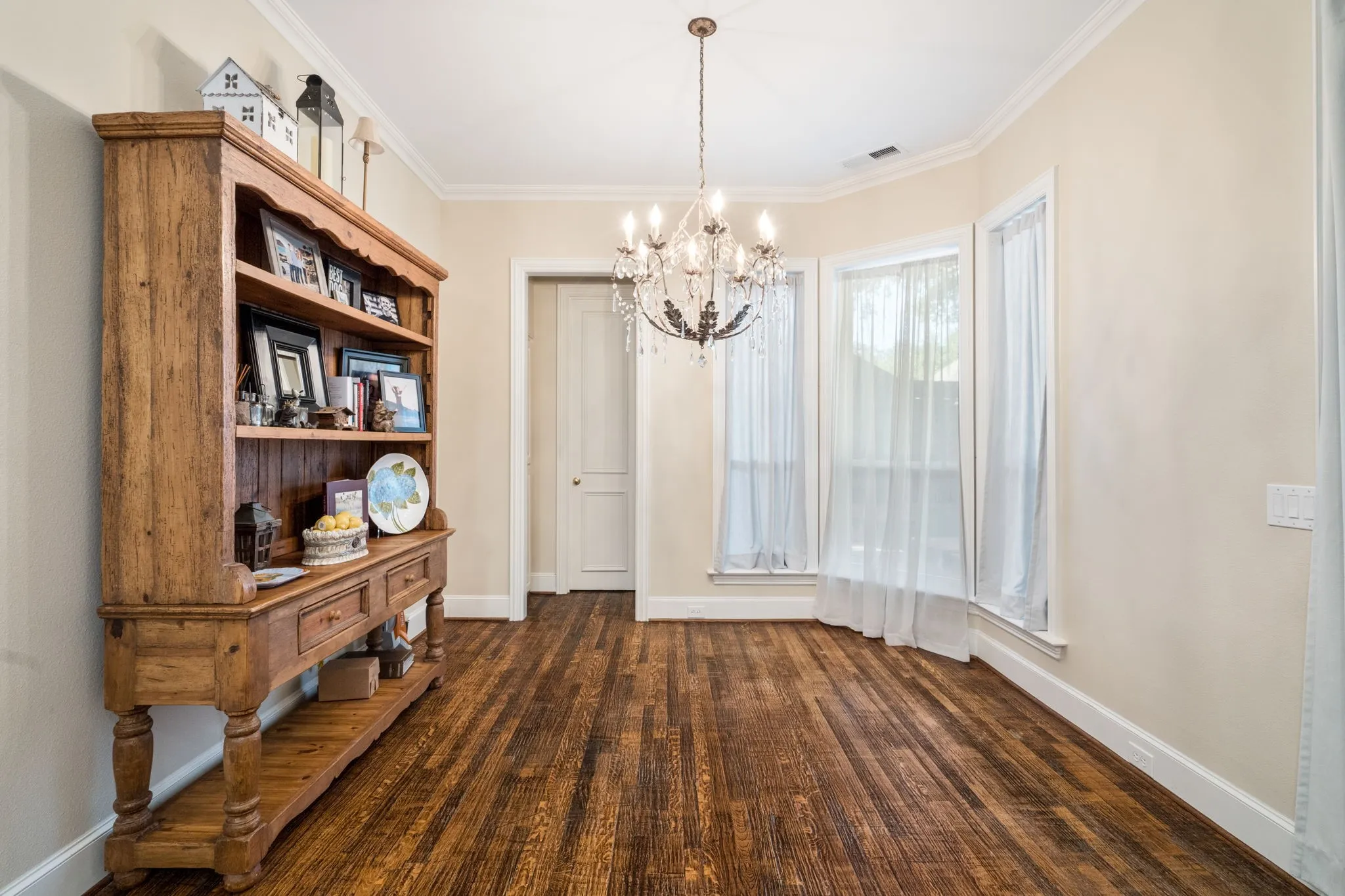 Single Family Residence For Sale in Collin County , 5008 Charles Place, Plano, Texas 75093, 4 Bedroom, 5 Bathroom, 3 Garage spaces, 4,290 Sqft, built in 1992, mls#21319524, Real Estate Agent in Plano, Homes For Sale in Collin county, Homes For Sale in Plano, Realtor in Plano Texas, Real Estate Brokerage Independent Realty Texas, Luminita Cordes Realtor