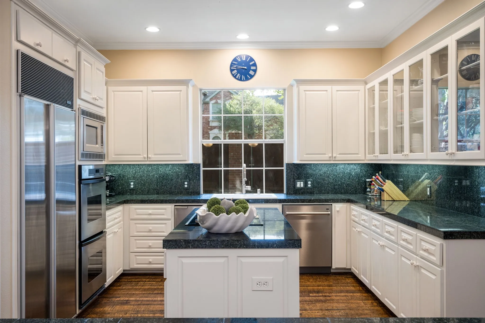 Single Family Residence For Sale in Collin County , 5008 Charles Place, Plano, Texas 75093, 4 Bedroom, 5 Bathroom, 3 Garage spaces, 4,290 Sqft, built in 1992, mls#21319524, Real Estate Agent in Plano, Homes For Sale in Collin county, Homes For Sale in Plano, Realtor in Plano Texas, Real Estate Brokerage Independent Realty Texas, Luminita Cordes Realtor