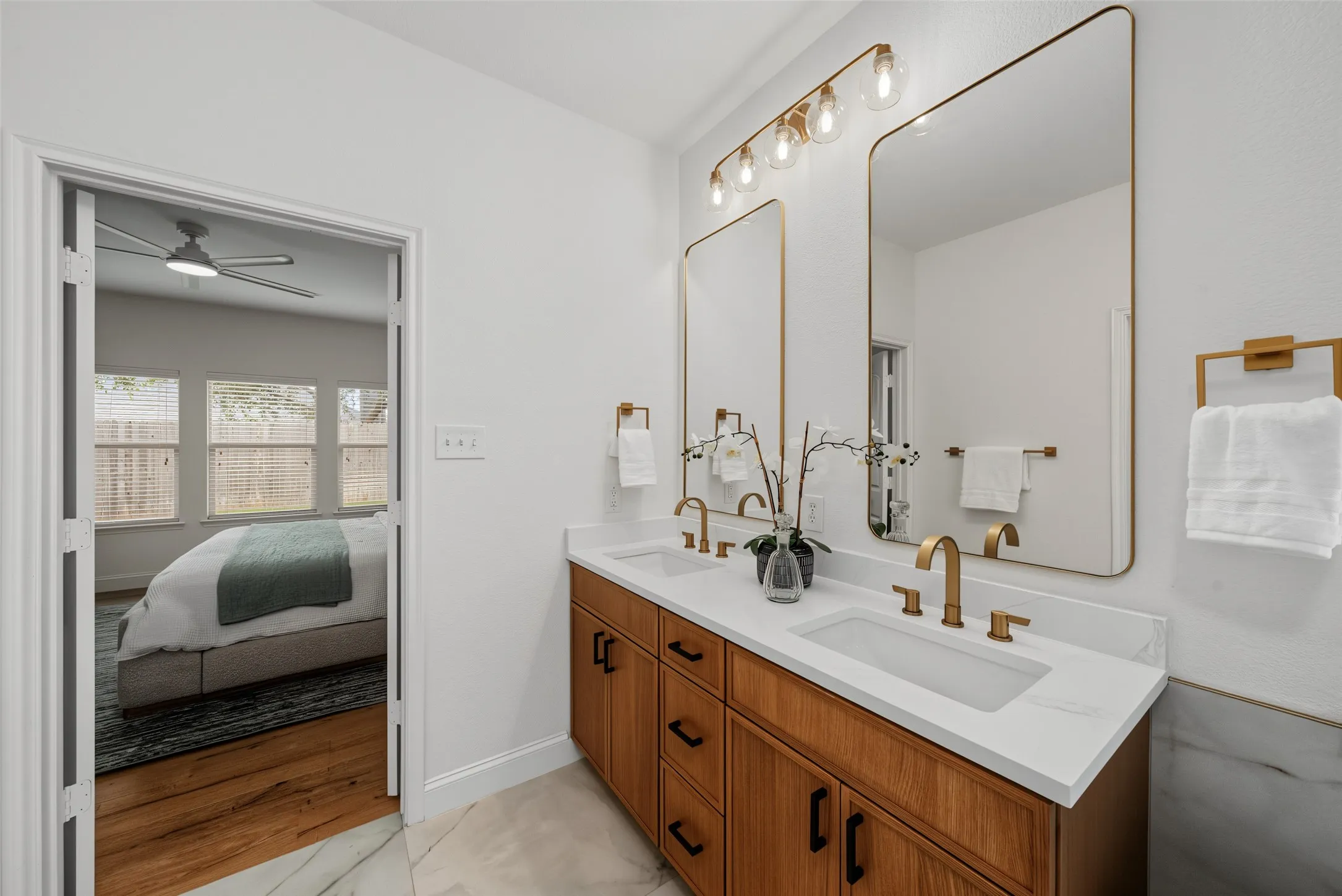 Single Family Residence For Sale in Collin County , 9713 Tipperary Drive, Mc Kinney, Texas 75072, 3 Bedroom, 3 Bathroom, 2 Garage spaces, 2,425 Sqft, built in 2010, mls#21333882, Real Estate Agent in Mc Kinney, Homes For Sale in Collin county, Homes For Sale in Mc Kinney, Realtor in Mc Kinney Texas, Real Estate Brokerage Independent Realty Texas, Luminita Cordes Realtor