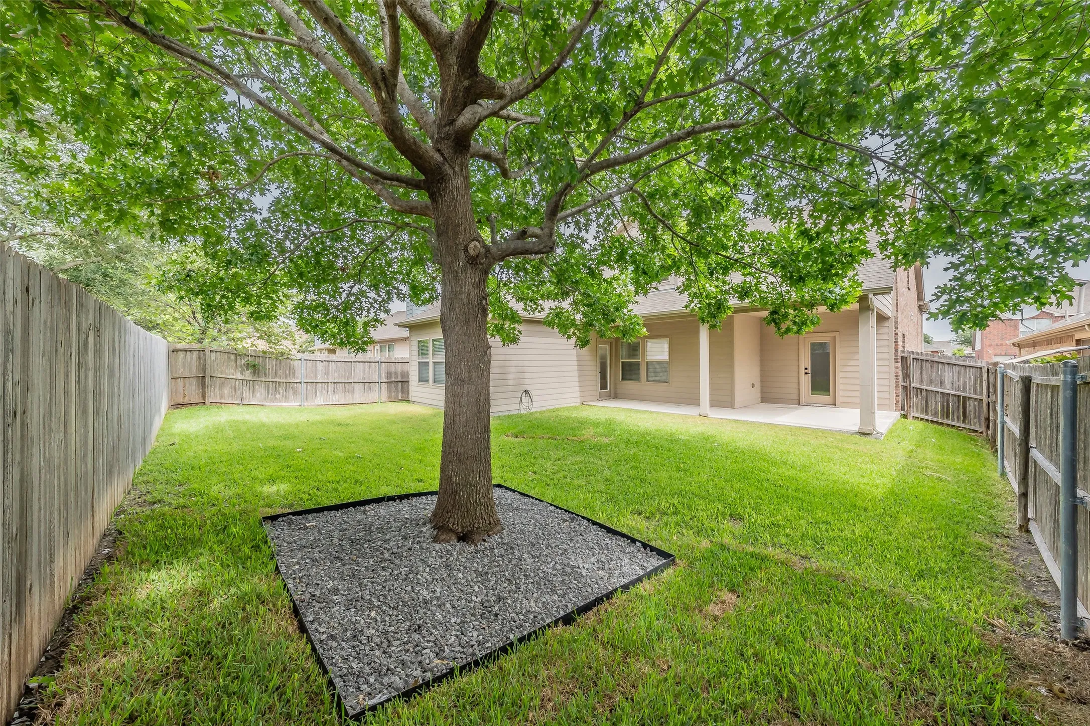 Single Family Residence For Sale in Collin County , 9713 Tipperary Drive, Mc Kinney, Texas 75072, 3 Bedroom, 3 Bathroom, 2 Garage spaces, 2,425 Sqft, built in 2010, mls#21333882, Real Estate Agent in Mc Kinney, Homes For Sale in Collin county, Homes For Sale in Mc Kinney, Realtor in Mc Kinney Texas, Real Estate Brokerage Independent Realty Texas, Luminita Cordes Realtor