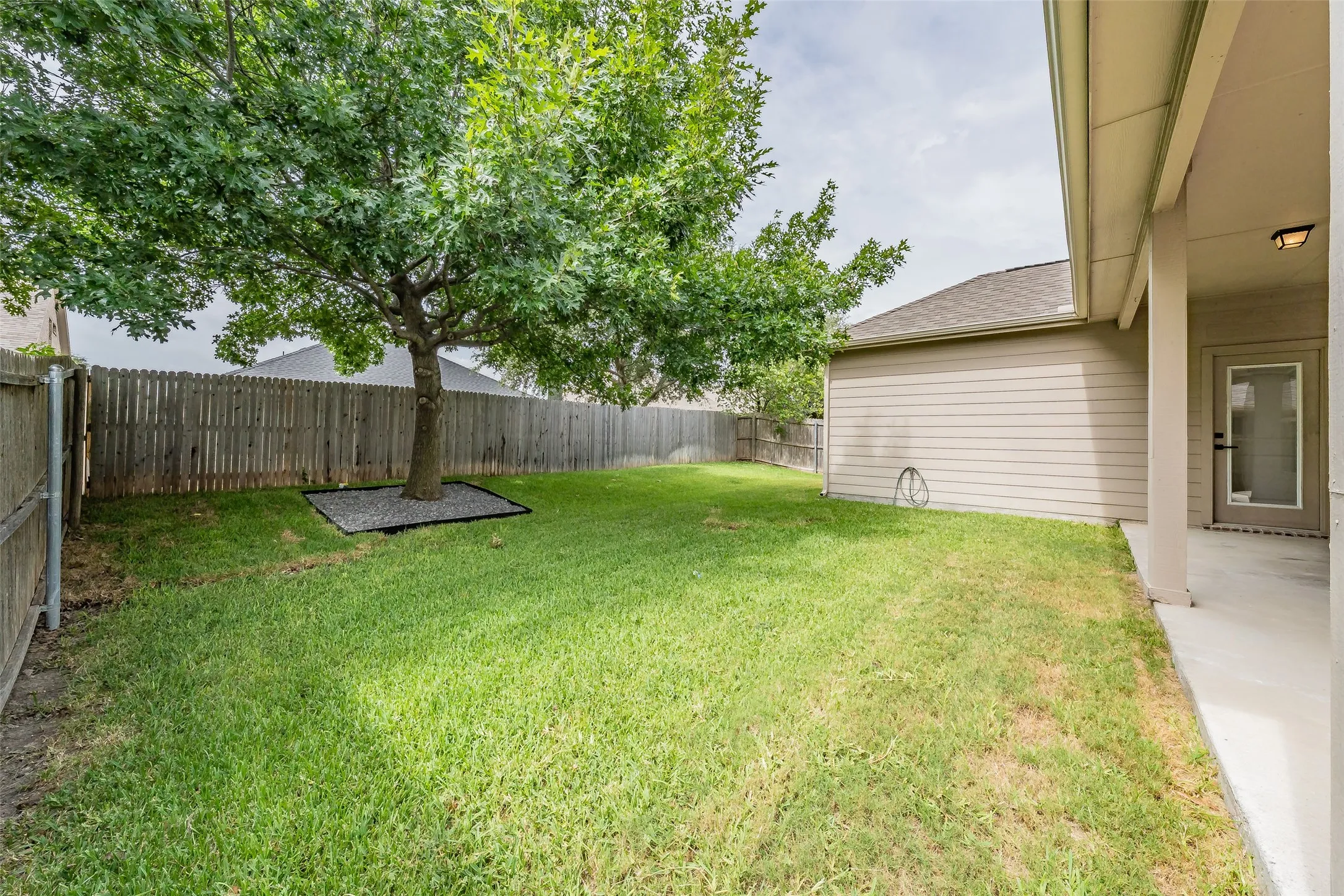 Single Family Residence For Sale in Collin County , 9713 Tipperary Drive, Mc Kinney, Texas 75072, 3 Bedroom, 3 Bathroom, 2 Garage spaces, 2,425 Sqft, built in 2010, mls#21333882, Real Estate Agent in Mc Kinney, Homes For Sale in Collin county, Homes For Sale in Mc Kinney, Realtor in Mc Kinney Texas, Real Estate Brokerage Independent Realty Texas, Luminita Cordes Realtor