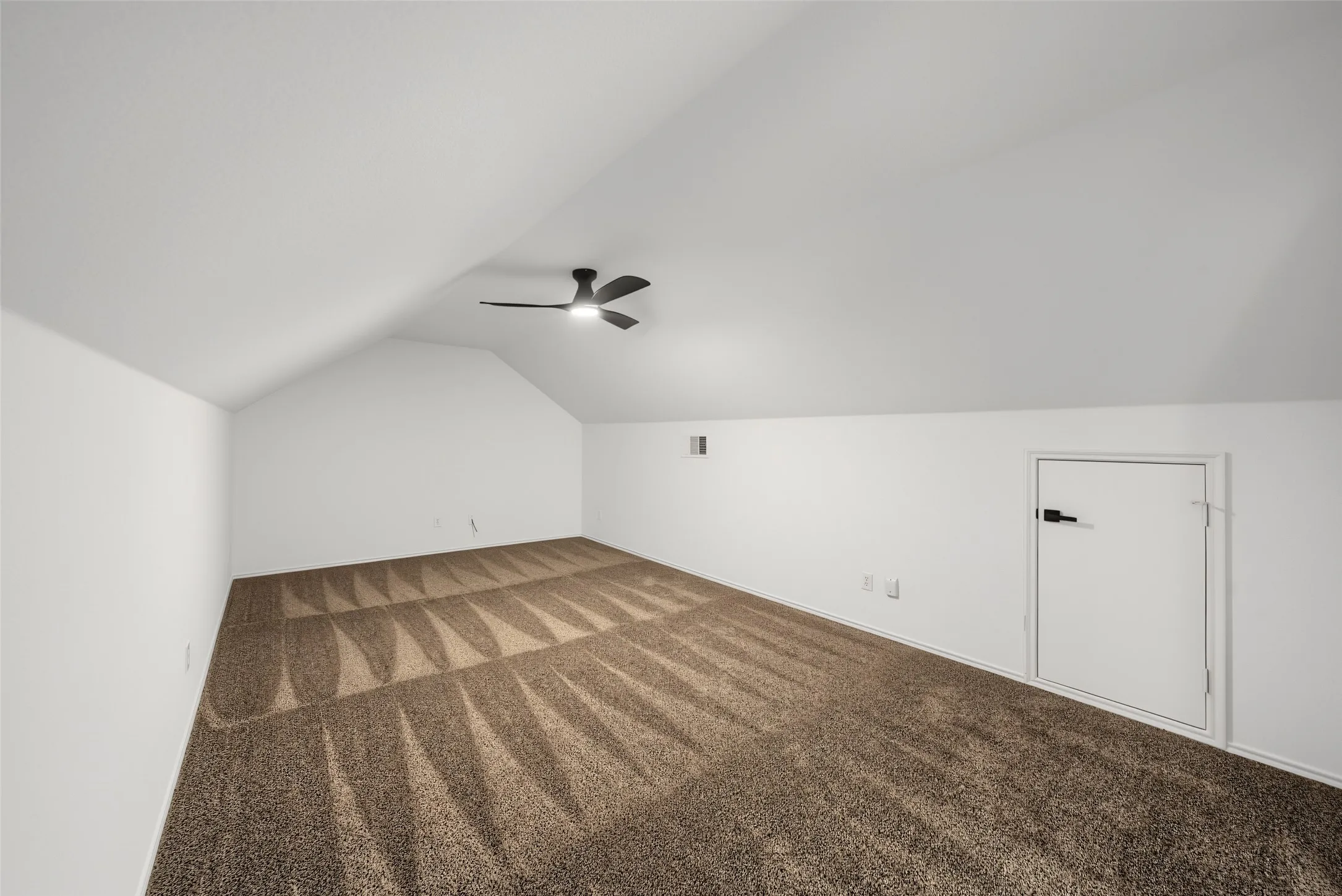 Single Family Residence For Sale in Collin County , 9713 Tipperary Drive, Mc Kinney, Texas 75072, 3 Bedroom, 3 Bathroom, 2 Garage spaces, 2,425 Sqft, built in 2010, mls#21333882, Real Estate Agent in Mc Kinney, Homes For Sale in Collin county, Homes For Sale in Mc Kinney, Realtor in Mc Kinney Texas, Real Estate Brokerage Independent Realty Texas, Luminita Cordes Realtor