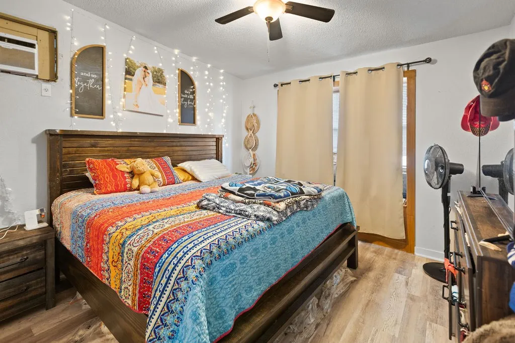 Single Family Residence For Sale in Fannin County , 801 Oak Street, Bonham, Texas 75418, 3 Bedroom, 2 Bathroom, Garage spaces, 1,122 Sqft, built in 1970, mls#21333840, Real Estate Agent in Bonham, Homes For Sale in Fannin county, Homes For Sale in Bonham, Realtor in Bonham Texas, Real Estate Brokerage Independent Realty Texas, Luminita Cordes Realtor