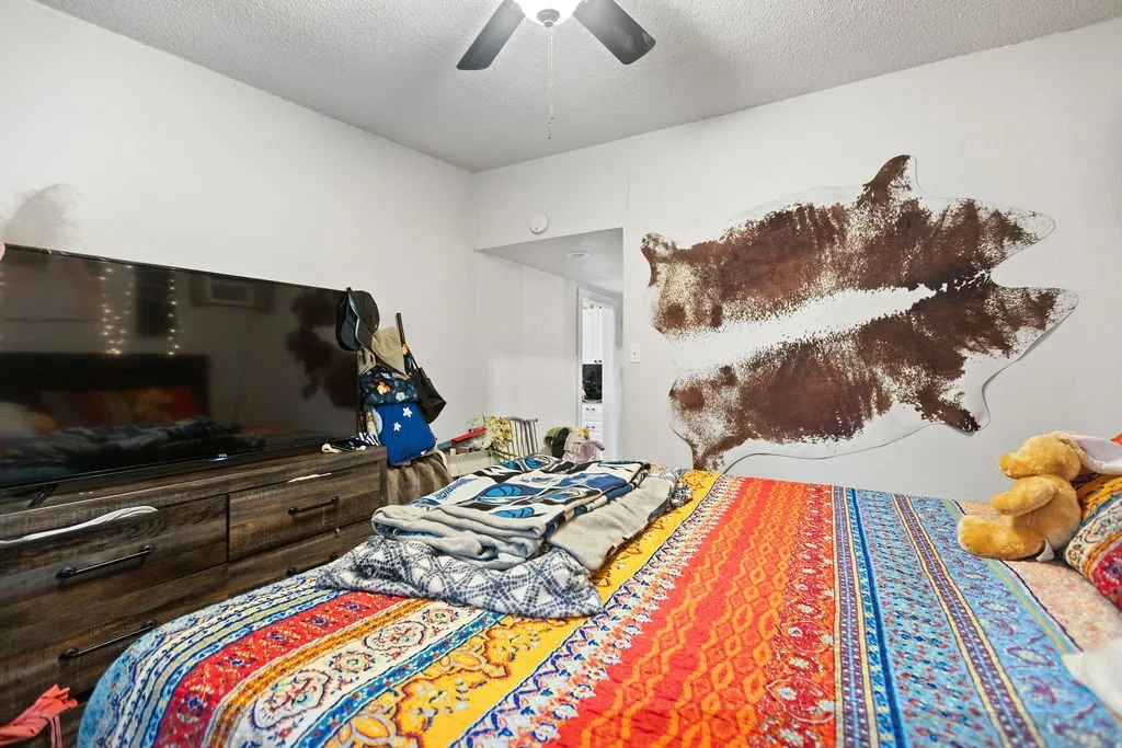 Single Family Residence For Sale in Fannin County , 801 Oak Street, Bonham, Texas 75418, 3 Bedroom, 2 Bathroom, Garage spaces, 1,122 Sqft, built in 1970, mls#21333840, Real Estate Agent in Bonham, Homes For Sale in Fannin county, Homes For Sale in Bonham, Realtor in Bonham Texas, Real Estate Brokerage Independent Realty Texas, Luminita Cordes Realtor