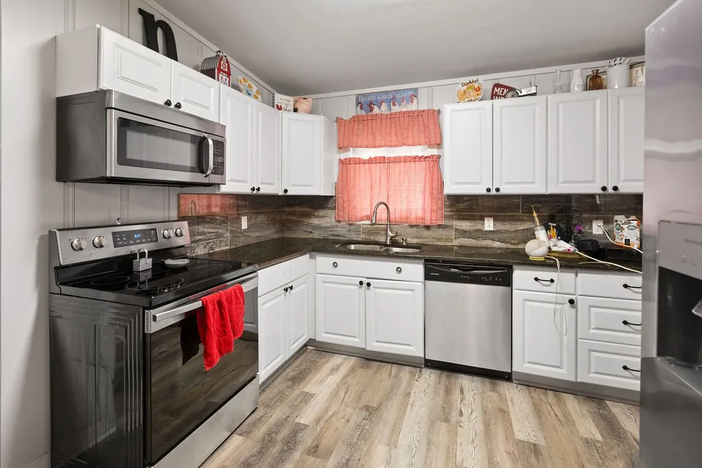 Single Family Residence For Sale in Fannin County , 801 Oak Street, Bonham, Texas 75418, 3 Bedroom, 2 Bathroom, Garage spaces, 1,122 Sqft, built in 1970, mls#21333840, Real Estate Agent in Bonham, Homes For Sale in Fannin county, Homes For Sale in Bonham, Realtor in Bonham Texas, Real Estate Brokerage Independent Realty Texas, Luminita Cordes Realtor