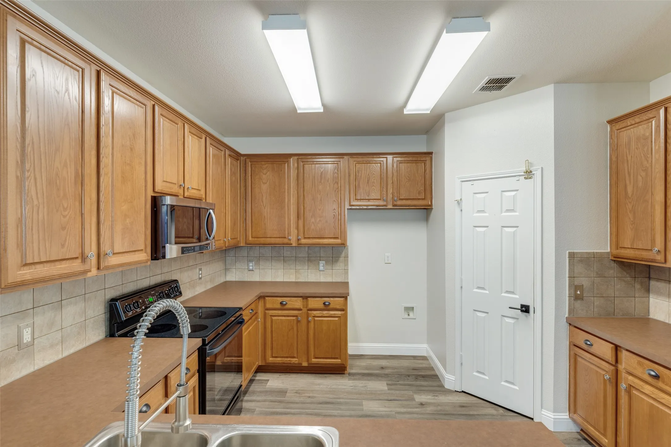 Single Family Residence For Sale in Collin County , 2309 Sheldon Drive, Mc Kinney, Texas 75072, 4 Bedroom, 2 Bathroom, 2 Garage spaces, 1,986 Sqft, built in 2001, mls#21333861, Real Estate Agent in Mc Kinney, Homes For Sale in Collin county, Homes For Sale in Mc Kinney, Realtor in Mc Kinney Texas, Real Estate Brokerage Independent Realty Texas, Luminita Cordes Realtor