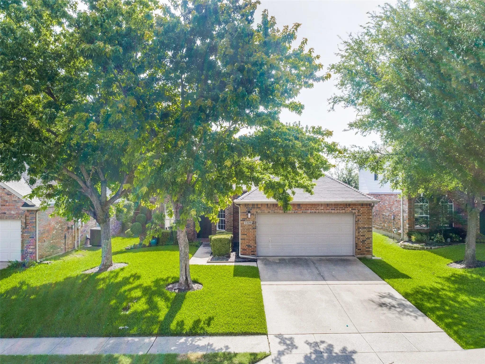 Single Family Residence For Sale in Collin County , 2309 Sheldon Drive, Mc Kinney, Texas 75072, 4 Bedroom, 2 Bathroom, 2 Garage spaces, 1,986 Sqft, built in 2001, mls#21333861, Real Estate Agent in Mc Kinney, Homes For Sale in Collin county, Homes For Sale in Mc Kinney, Realtor in Mc Kinney Texas, Real Estate Brokerage Independent Realty Texas, Luminita Cordes Realtor