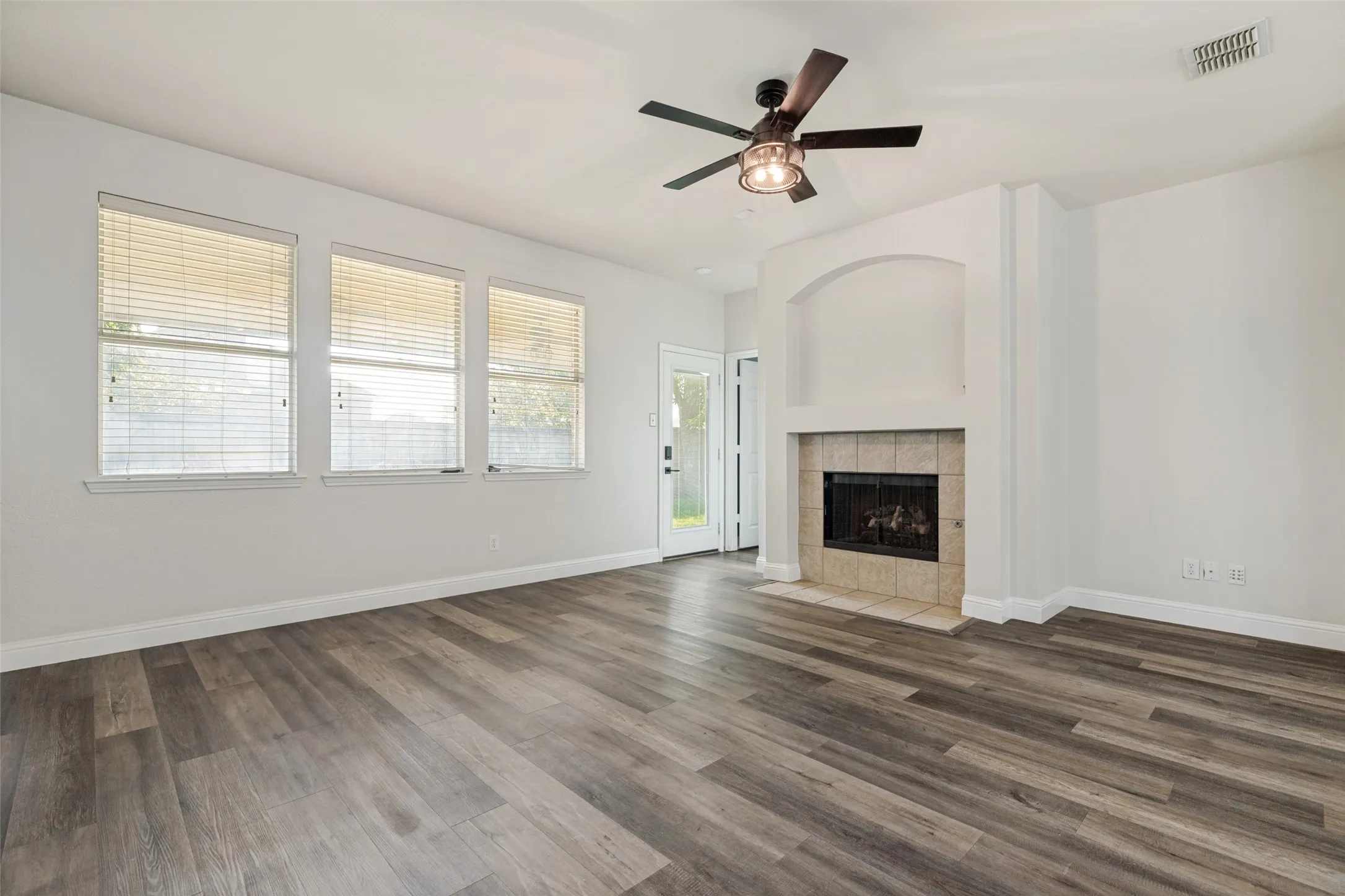Single Family Residence For Sale in Collin County , 2309 Sheldon Drive, Mc Kinney, Texas 75072, 4 Bedroom, 2 Bathroom, 2 Garage spaces, 1,986 Sqft, built in 2001, mls#21333861, Real Estate Agent in Mc Kinney, Homes For Sale in Collin county, Homes For Sale in Mc Kinney, Realtor in Mc Kinney Texas, Real Estate Brokerage Independent Realty Texas, Luminita Cordes Realtor