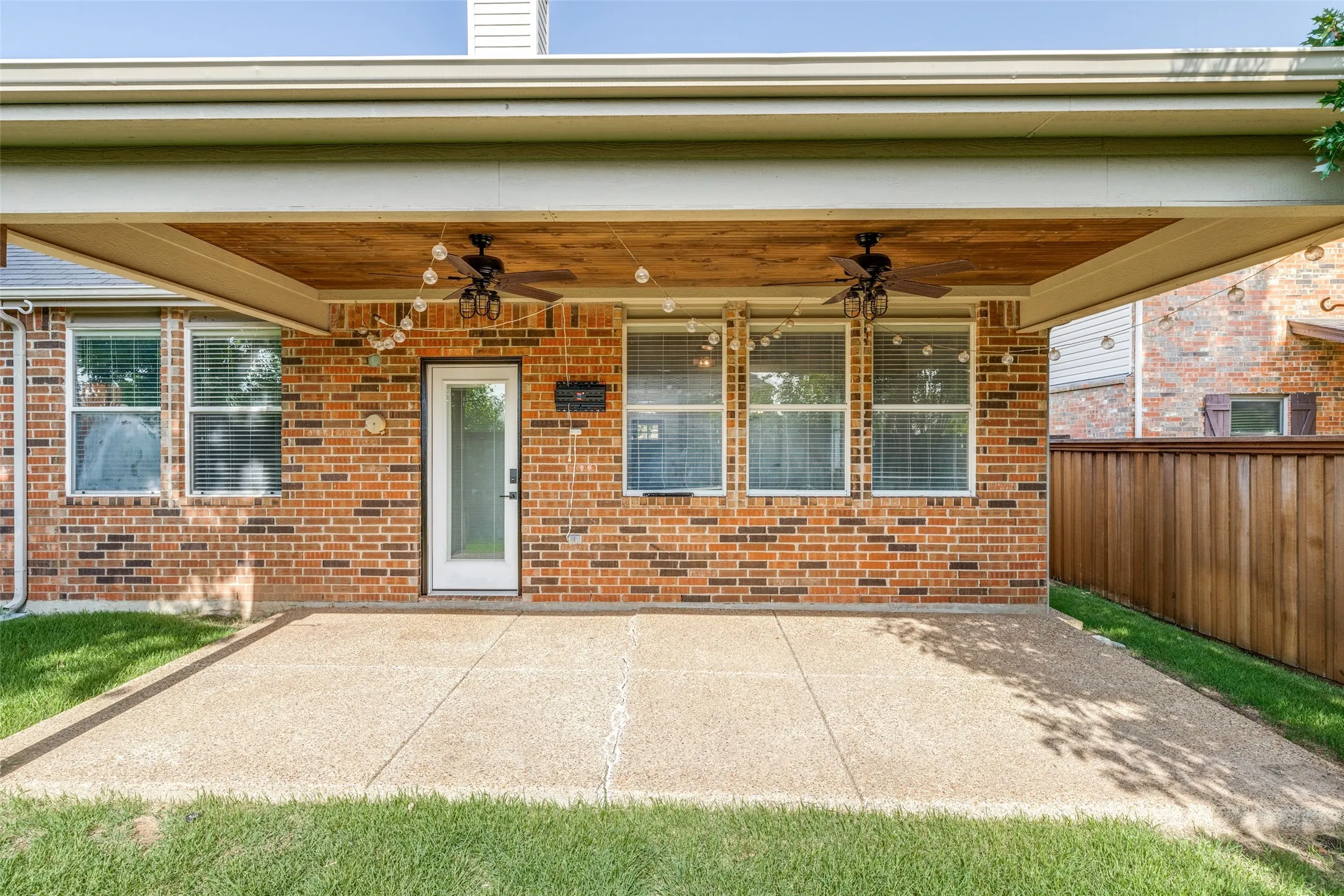 Single Family Residence For Sale in Collin County , 2309 Sheldon Drive, Mc Kinney, Texas 75072, 4 Bedroom, 2 Bathroom, 2 Garage spaces, 1,986 Sqft, built in 2001, mls#21333861, Real Estate Agent in Mc Kinney, Homes For Sale in Collin county, Homes For Sale in Mc Kinney, Realtor in Mc Kinney Texas, Real Estate Brokerage Independent Realty Texas, Luminita Cordes Realtor