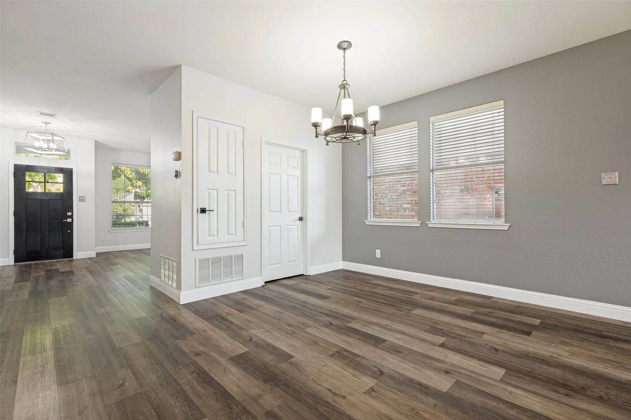 Single Family Residence For Sale in Collin County , 2309 Sheldon Drive, Mc Kinney, Texas 75072, 4 Bedroom, 2 Bathroom, 2 Garage spaces, 1,986 Sqft, built in 2001, mls#21333861, Real Estate Agent in Mc Kinney, Homes For Sale in Collin county, Homes For Sale in Mc Kinney, Realtor in Mc Kinney Texas, Real Estate Brokerage Independent Realty Texas, Luminita Cordes Realtor