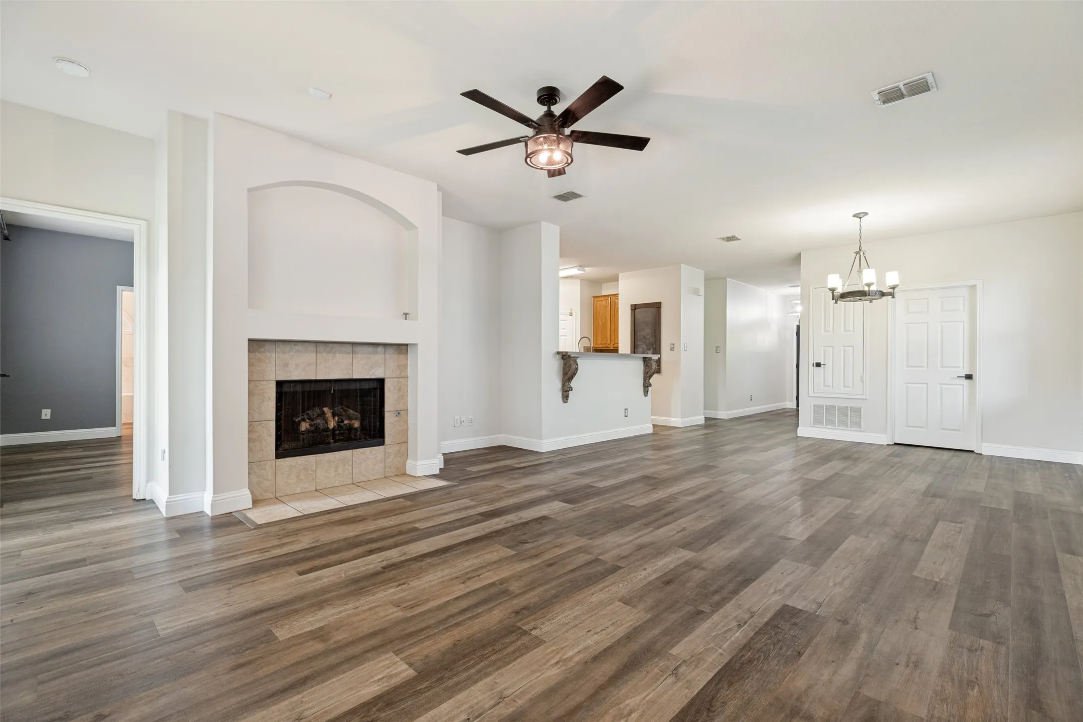 Single Family Residence For Sale in Collin County , 2309 Sheldon Drive, Mc Kinney, Texas 75072, 4 Bedroom, 2 Bathroom, 2 Garage spaces, 1,986 Sqft, built in 2001, mls#21333861, Real Estate Agent in Mc Kinney, Homes For Sale in Collin county, Homes For Sale in Mc Kinney, Realtor in Mc Kinney Texas, Real Estate Brokerage Independent Realty Texas, Luminita Cordes Realtor