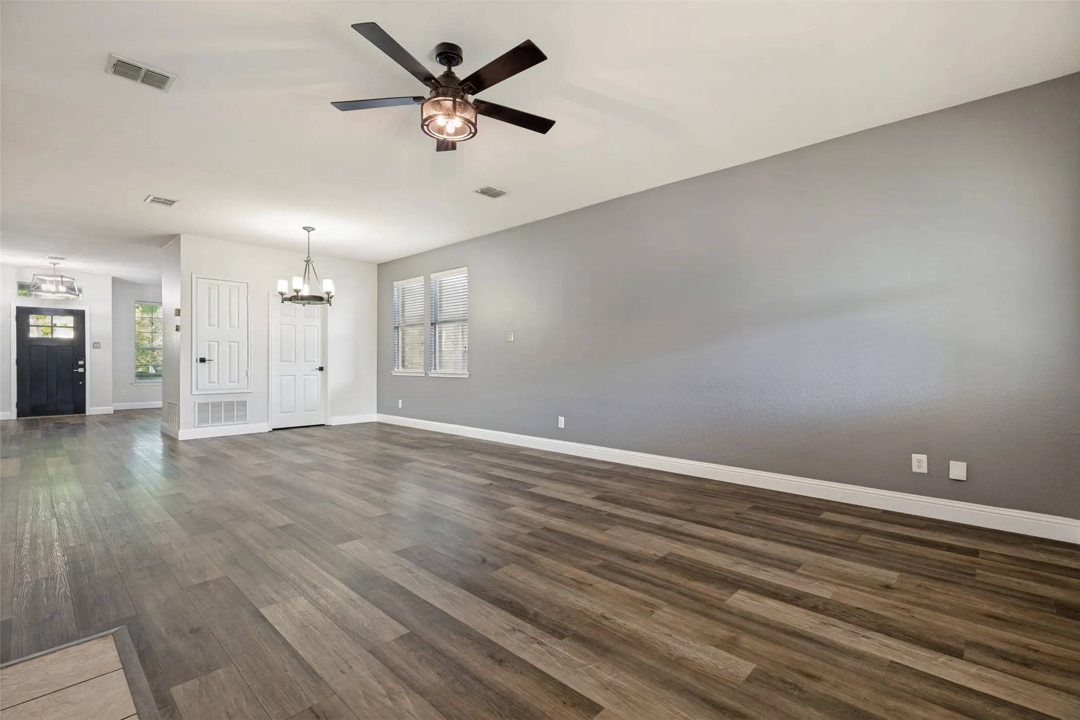 Single Family Residence For Sale in Collin County , 2309 Sheldon Drive, Mc Kinney, Texas 75072, 4 Bedroom, 2 Bathroom, 2 Garage spaces, 1,986 Sqft, built in 2001, mls#21333861, Real Estate Agent in Mc Kinney, Homes For Sale in Collin county, Homes For Sale in Mc Kinney, Realtor in Mc Kinney Texas, Real Estate Brokerage Independent Realty Texas, Luminita Cordes Realtor