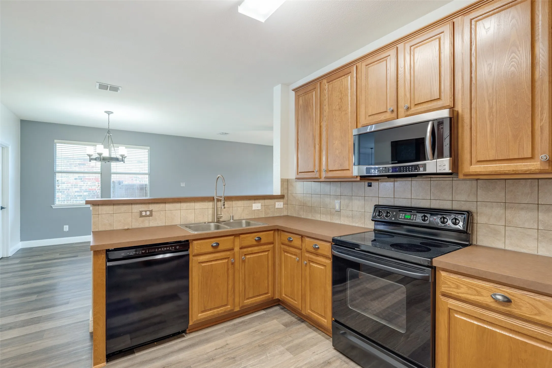 Single Family Residence For Sale in Collin County , 2309 Sheldon Drive, Mc Kinney, Texas 75072, 4 Bedroom, 2 Bathroom, 2 Garage spaces, 1,986 Sqft, built in 2001, mls#21333861, Real Estate Agent in Mc Kinney, Homes For Sale in Collin county, Homes For Sale in Mc Kinney, Realtor in Mc Kinney Texas, Real Estate Brokerage Independent Realty Texas, Luminita Cordes Realtor