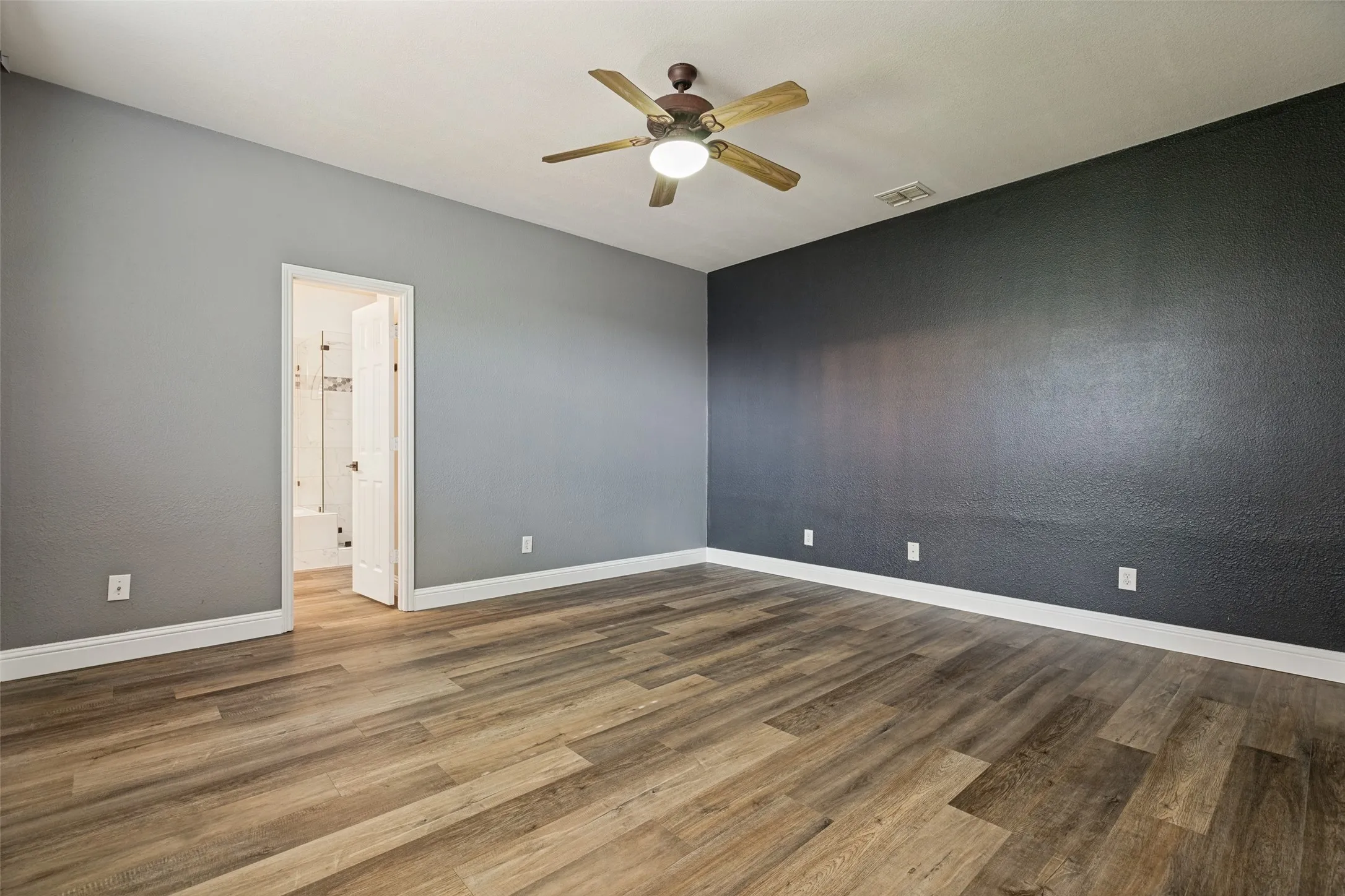 Single Family Residence For Sale in Collin County , 2309 Sheldon Drive, Mc Kinney, Texas 75072, 4 Bedroom, 2 Bathroom, 2 Garage spaces, 1,986 Sqft, built in 2001, mls#21333861, Real Estate Agent in Mc Kinney, Homes For Sale in Collin county, Homes For Sale in Mc Kinney, Realtor in Mc Kinney Texas, Real Estate Brokerage Independent Realty Texas, Luminita Cordes Realtor