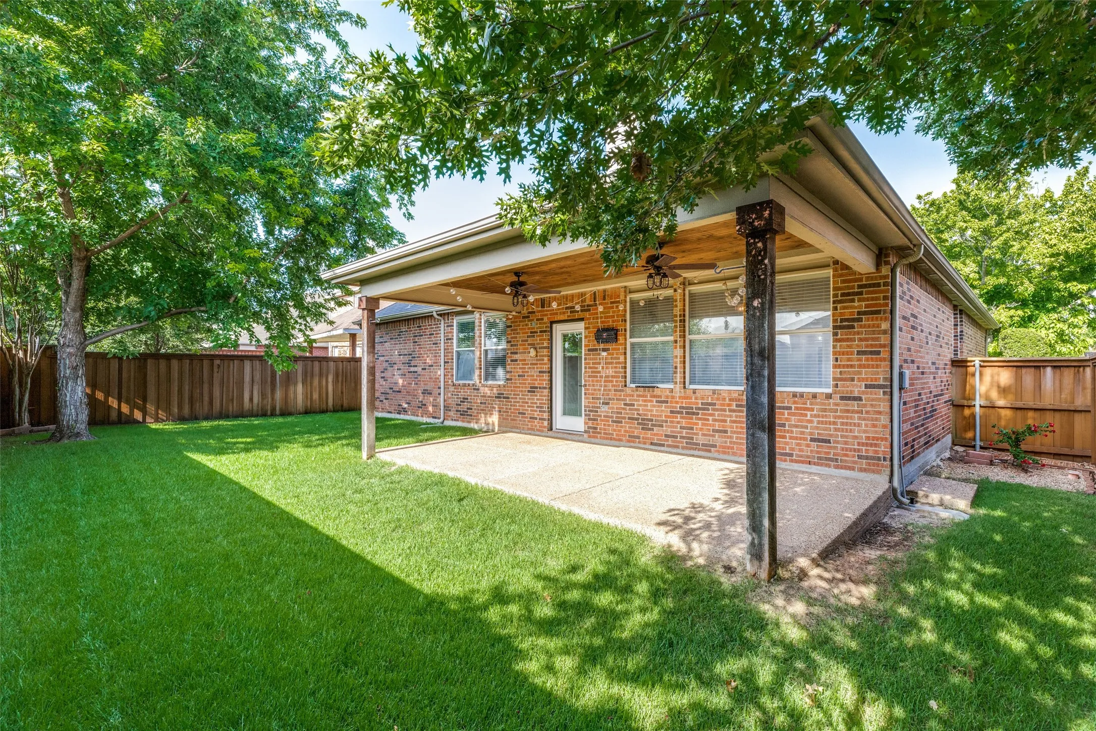 Single Family Residence For Sale in Collin County , 2309 Sheldon Drive, Mc Kinney, Texas 75072, 4 Bedroom, 2 Bathroom, 2 Garage spaces, 1,986 Sqft, built in 2001, mls#21333861, Real Estate Agent in Mc Kinney, Homes For Sale in Collin county, Homes For Sale in Mc Kinney, Realtor in Mc Kinney Texas, Real Estate Brokerage Independent Realty Texas, Luminita Cordes Realtor