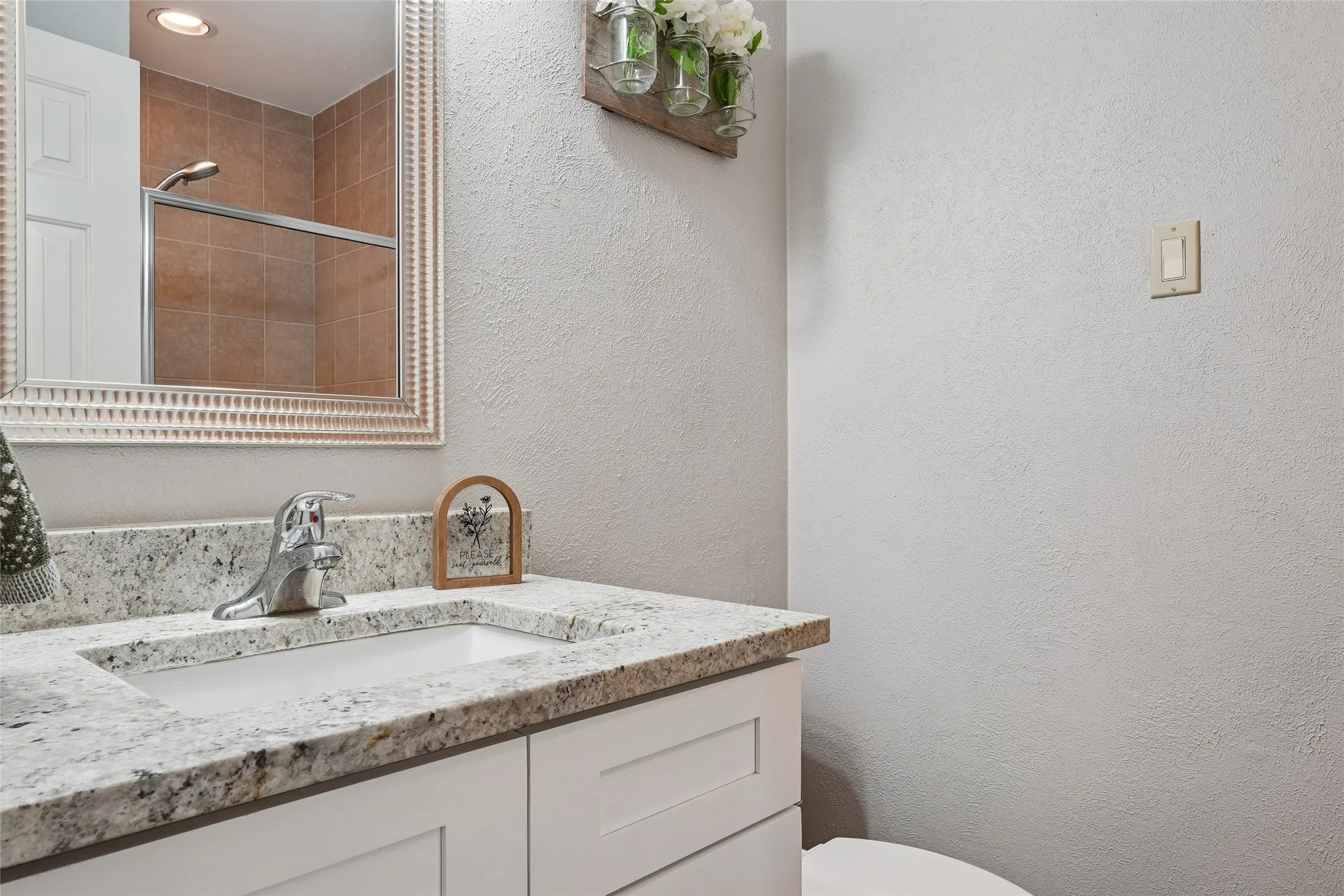 Single Family Residence For Sale in Denton County , 1209 Broken Arrow Trail, Carrollton, Texas 75007, 3 Bedroom, 3 Bathroom, 2 Garage spaces, 2,017 Sqft, built in 1986, mls#21333859, Real Estate Agent in Carrollton, Homes For Sale in Denton county, Homes For Sale in Carrollton, Realtor in Carrollton Texas, Real Estate Brokerage Independent Realty Texas, Luminita Cordes Realtor