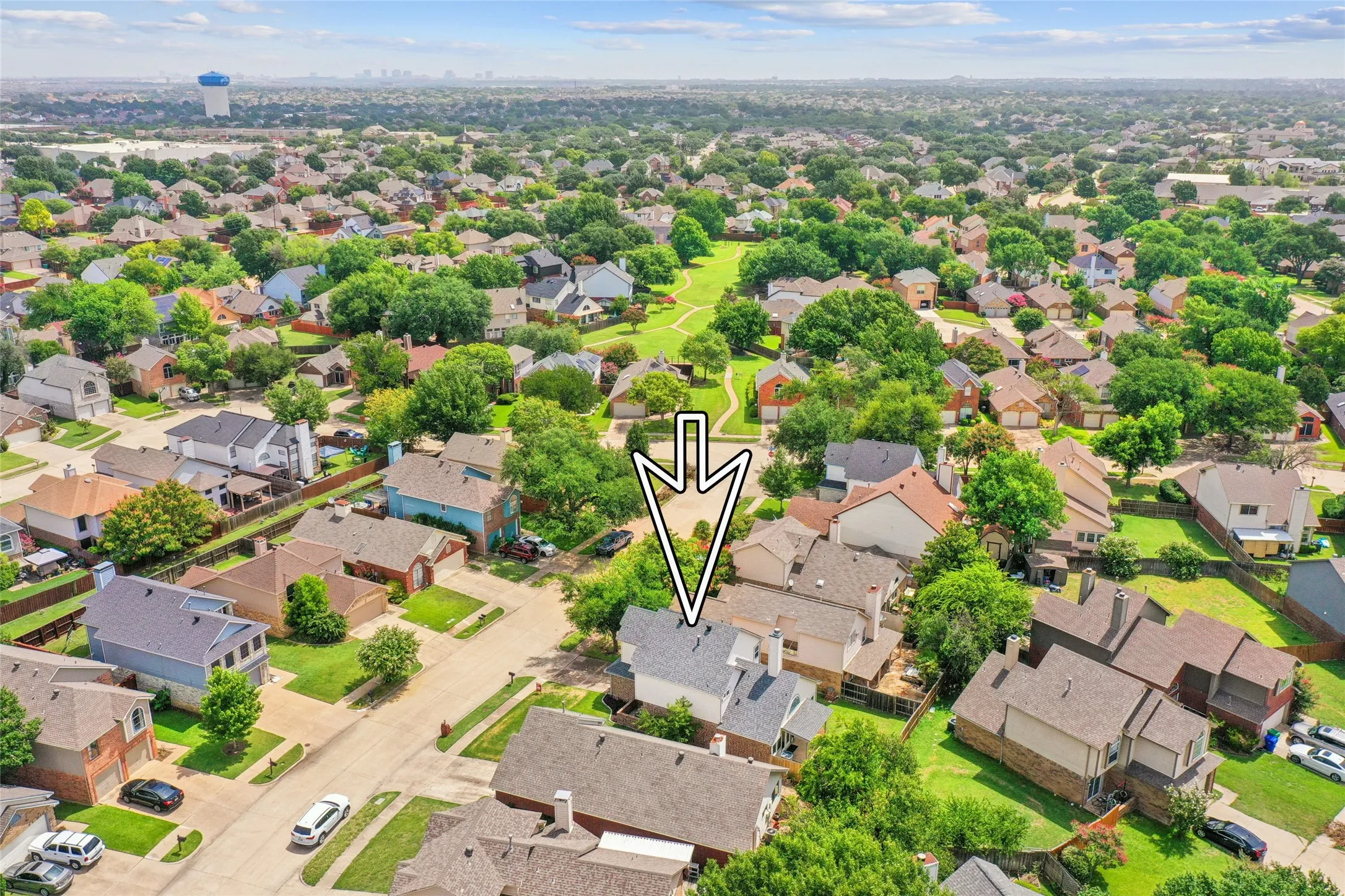 Single Family Residence For Sale in Denton County , 1209 Broken Arrow Trail, Carrollton, Texas 75007, 3 Bedroom, 3 Bathroom, 2 Garage spaces, 2,017 Sqft, built in 1986, mls#21333859, Real Estate Agent in Carrollton, Homes For Sale in Denton county, Homes For Sale in Carrollton, Realtor in Carrollton Texas, Real Estate Brokerage Independent Realty Texas, Luminita Cordes Realtor