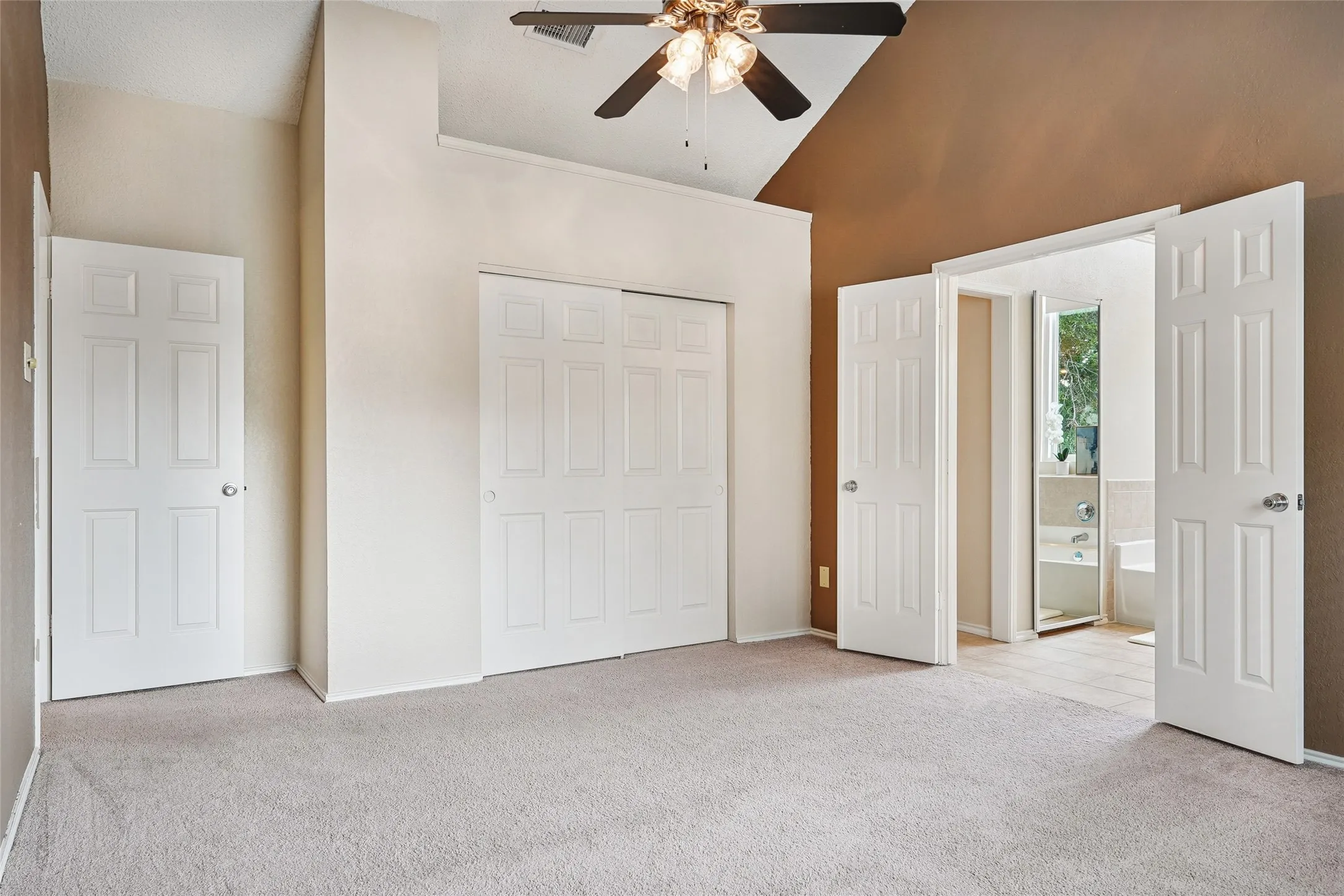 Single Family Residence For Sale in Denton County , 1209 Broken Arrow Trail, Carrollton, Texas 75007, 3 Bedroom, 3 Bathroom, 2 Garage spaces, 2,017 Sqft, built in 1986, mls#21333859, Real Estate Agent in Carrollton, Homes For Sale in Denton county, Homes For Sale in Carrollton, Realtor in Carrollton Texas, Real Estate Brokerage Independent Realty Texas, Luminita Cordes Realtor