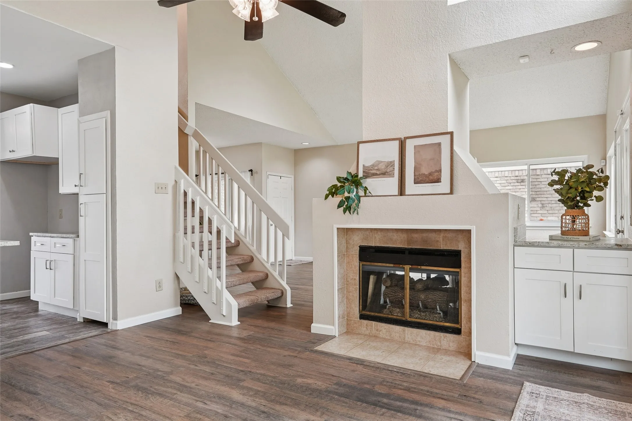 Single Family Residence For Sale in Denton County , 1209 Broken Arrow Trail, Carrollton, Texas 75007, 3 Bedroom, 3 Bathroom, 2 Garage spaces, 2,017 Sqft, built in 1986, mls#21333859, Real Estate Agent in Carrollton, Homes For Sale in Denton county, Homes For Sale in Carrollton, Realtor in Carrollton Texas, Real Estate Brokerage Independent Realty Texas, Luminita Cordes Realtor
